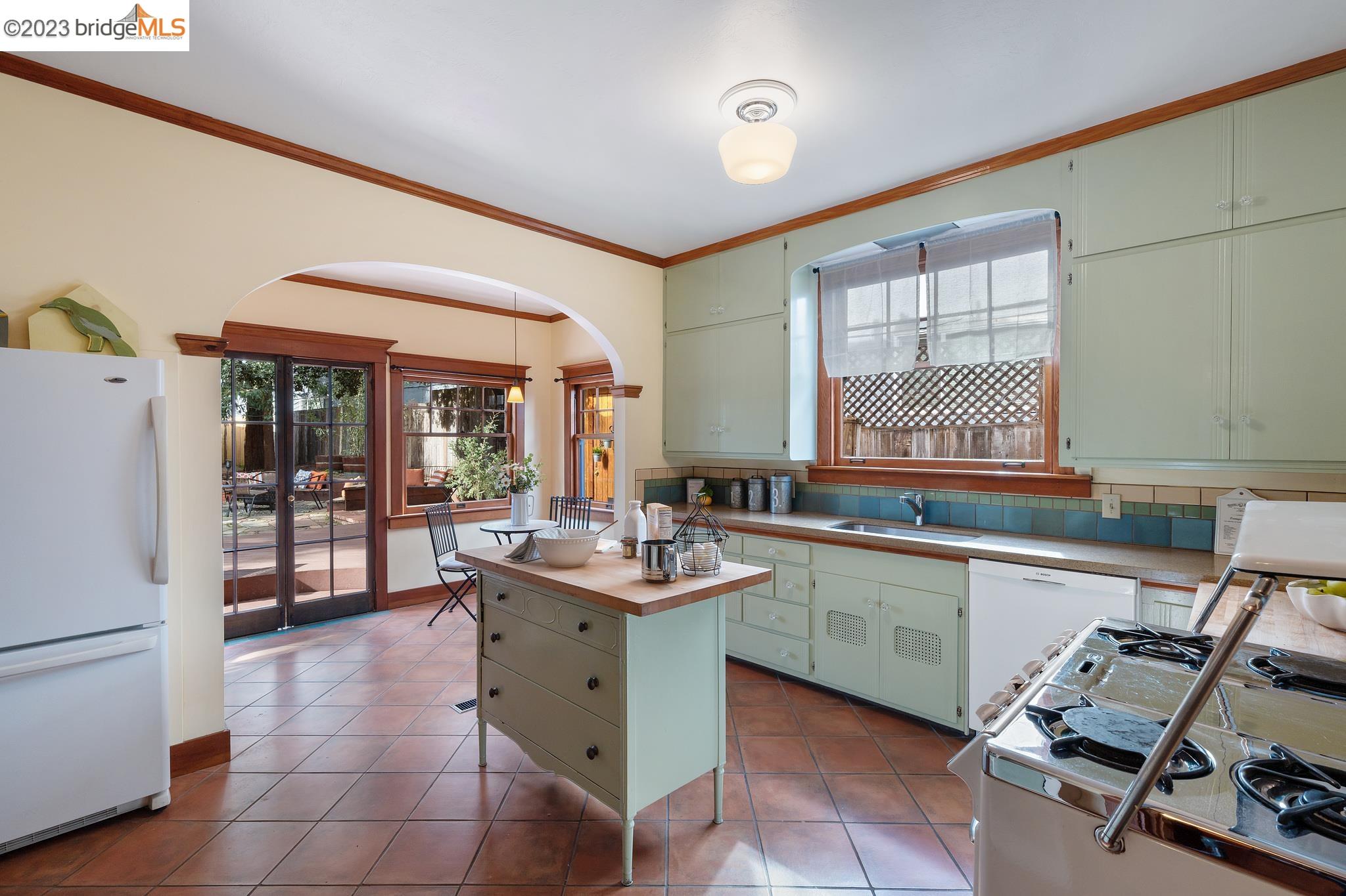 property-img