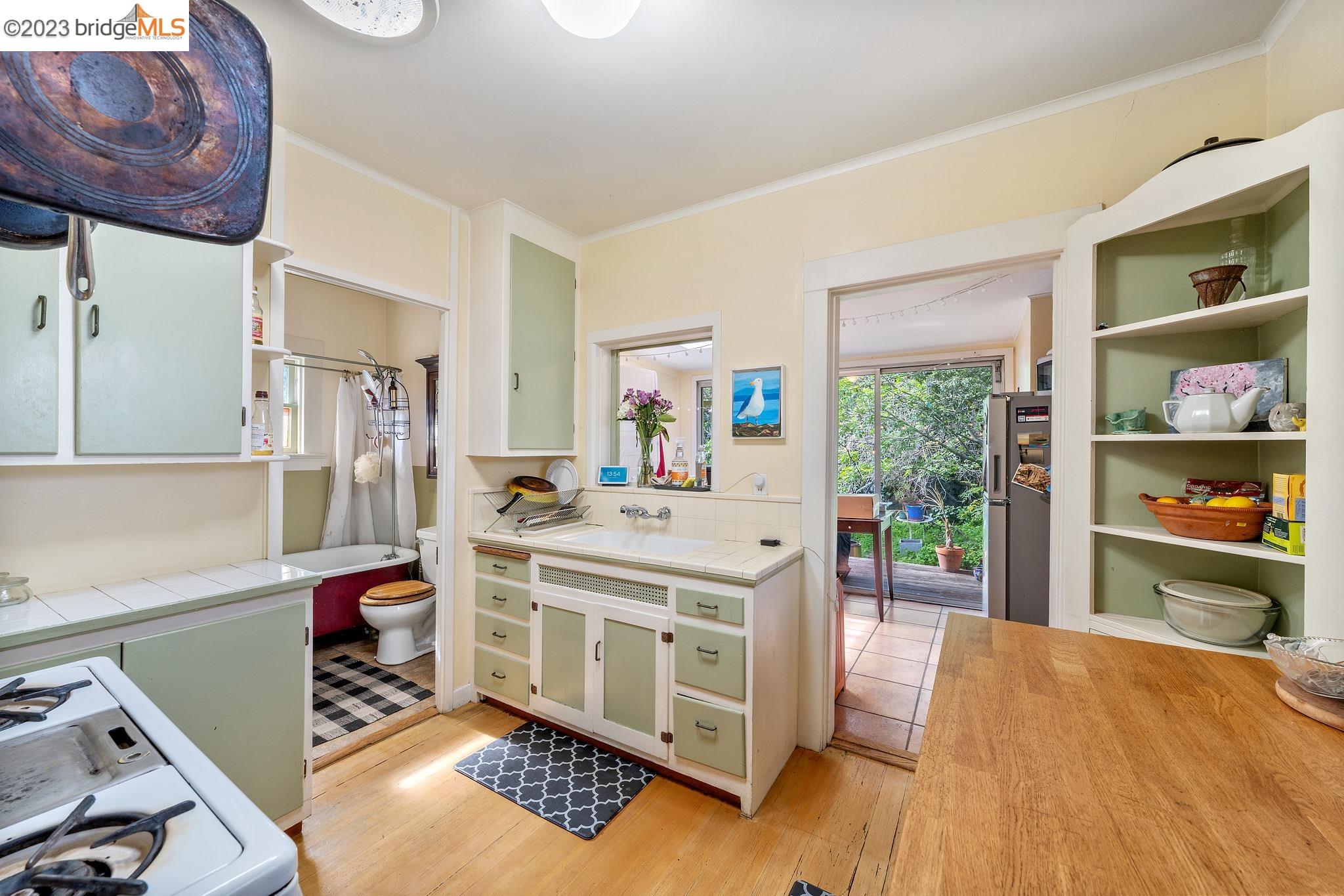 property-img