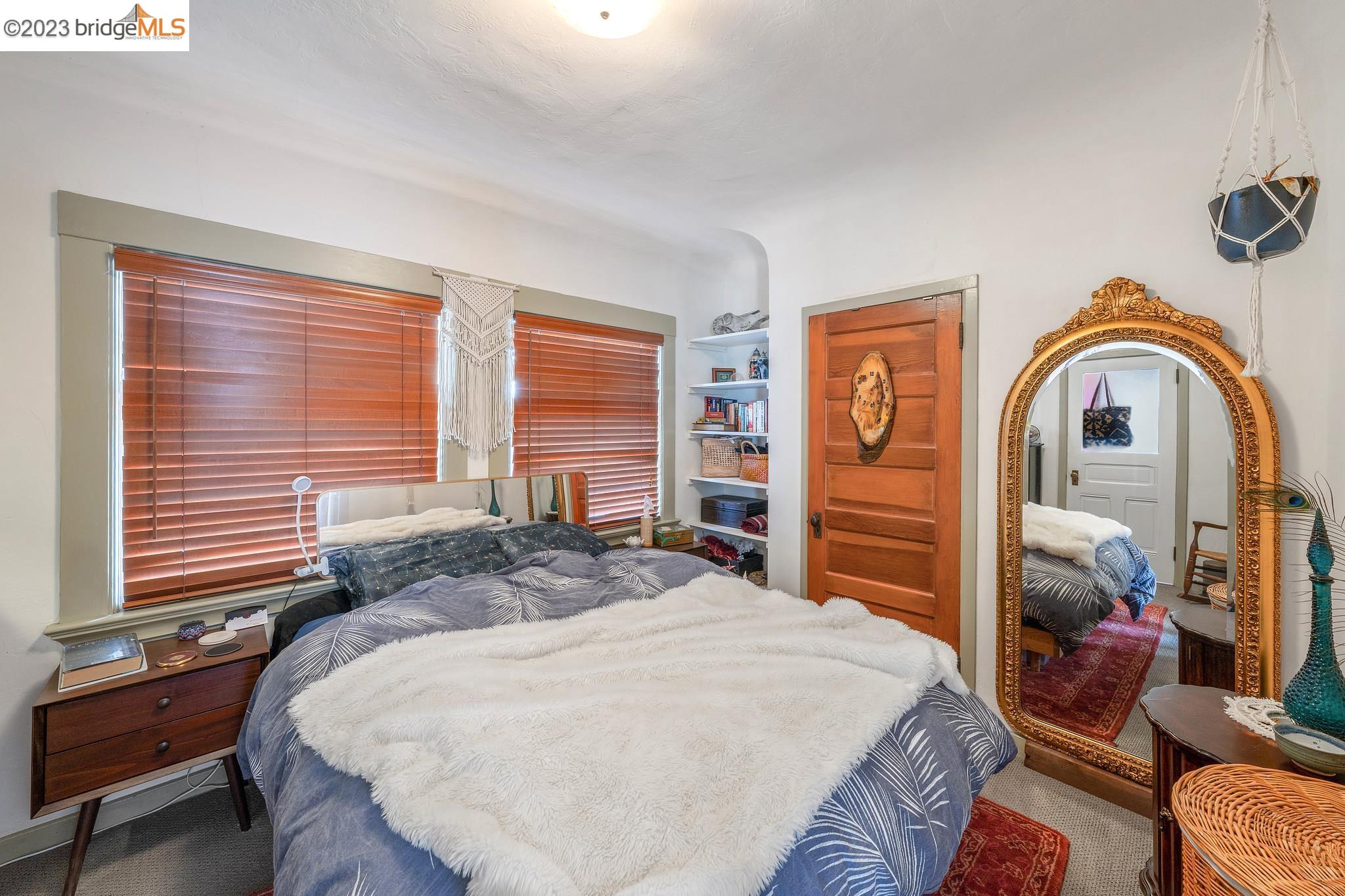 property-img