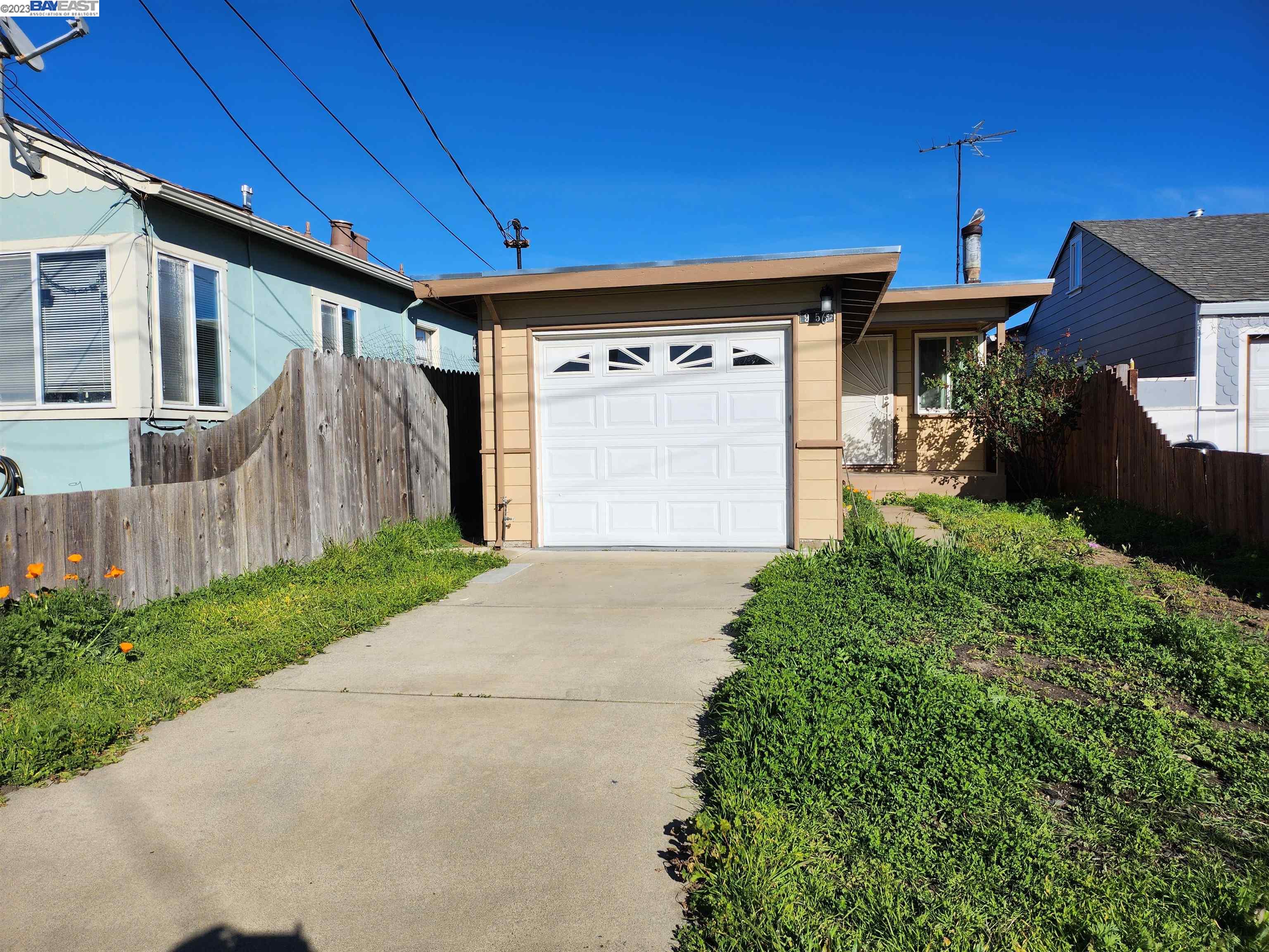 Welcome to this sweet 2 bedrooms/1 bath bungalow located on a quiet street and desired neighborhood at 956 Wilson Ave in Richmond Annex. Great location with easy access to freeways, several minutes away from Richmond and EL Cerrito Del North Bart stations, which provide convenient commute. Abundant dining and shopping options around the area. Granite countertop with stainless steel appliances. Refreshed interior paint, dual panel windows and wood flooring in living room and bedrooms. Good size private backyard with wooden fence awaits your imagination.