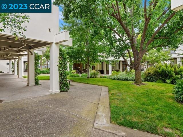 101 Gregory Ln #32