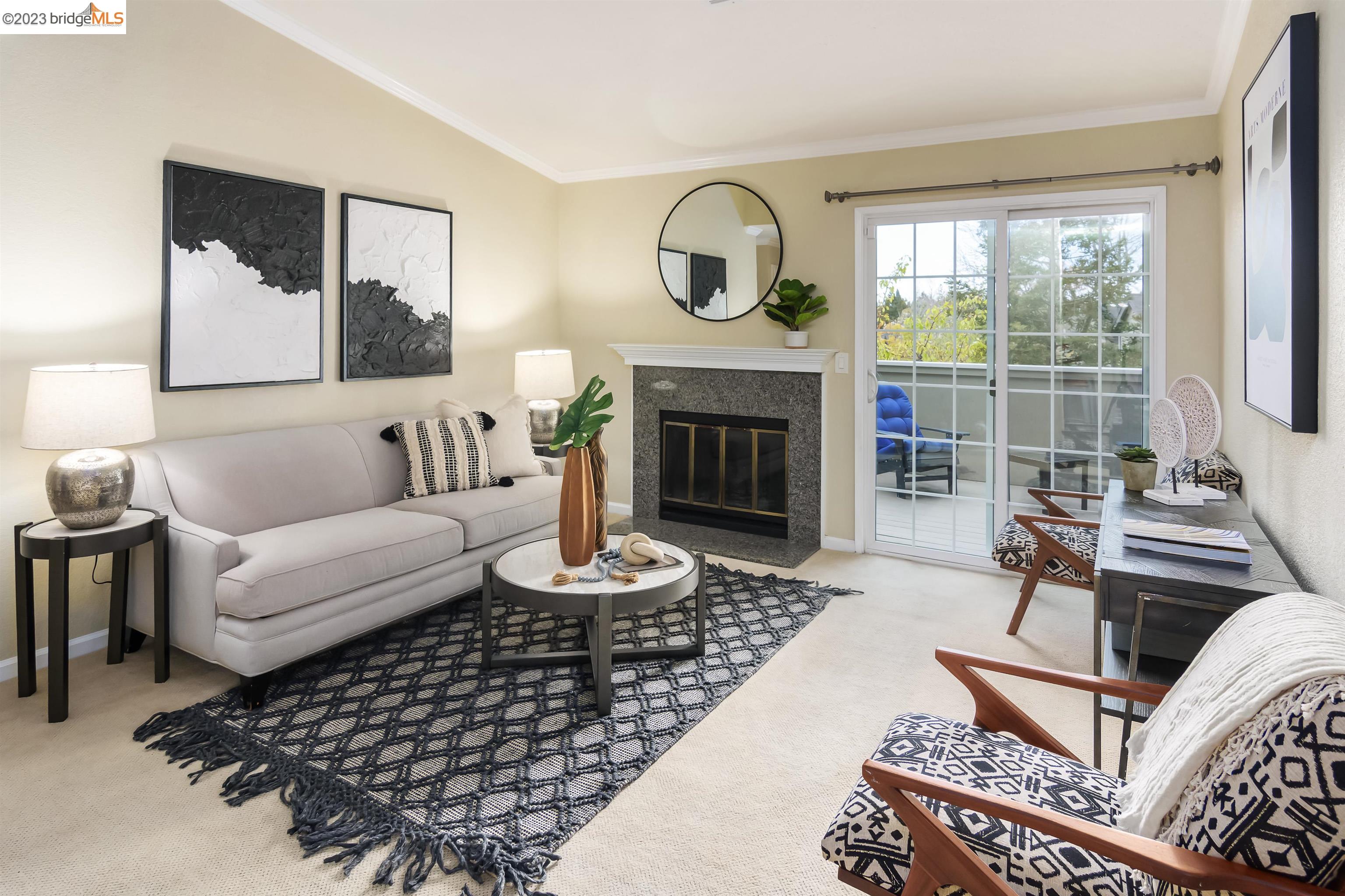 Browse active condo listings in OAKLAND HILLS