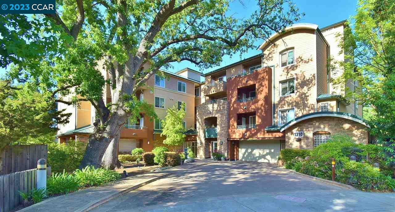 More Details about MLS # 41022438 : 1310 CREEKSIDE DRIVE # 201