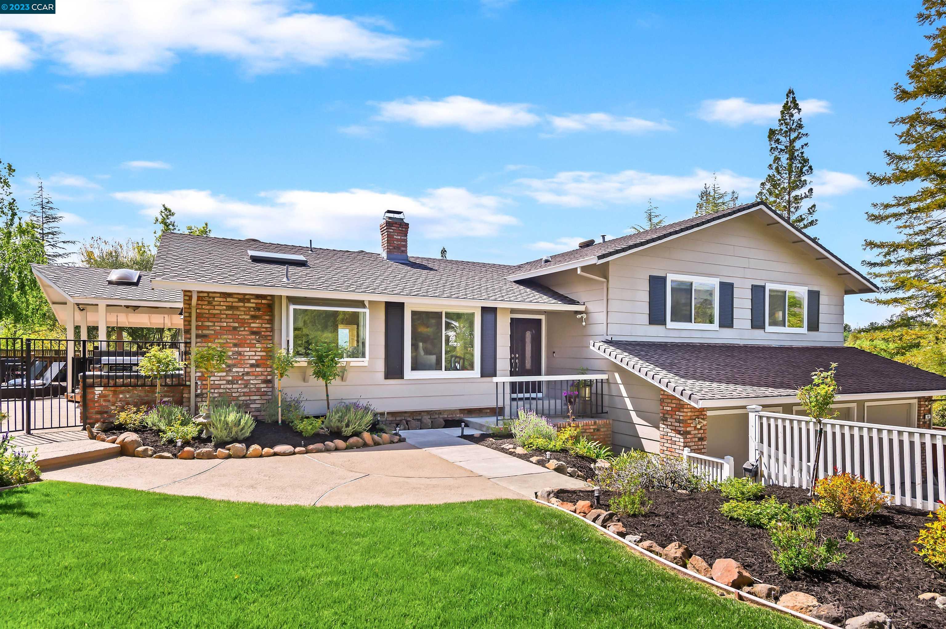 212 Santiago Ct, Danville, CA 94526