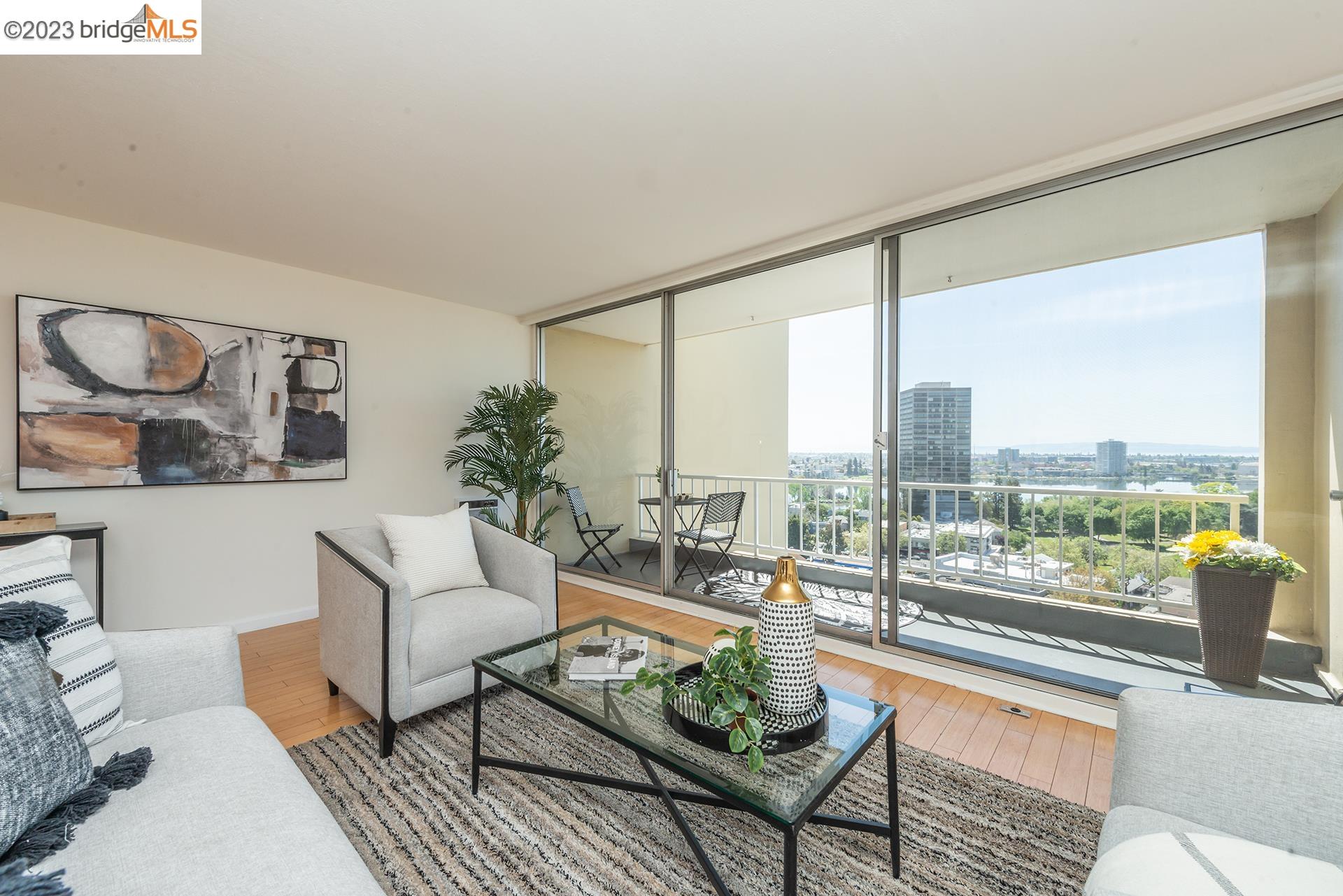 More Details about MLS # 41025551 : 320 LEE ST # 1202