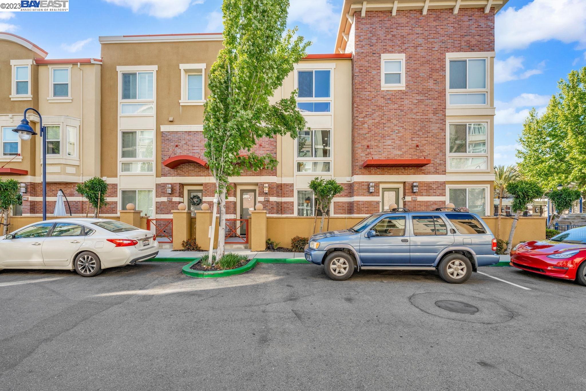More Details about MLS # 41027065 : 6653 TRALEE VILLAGE DR