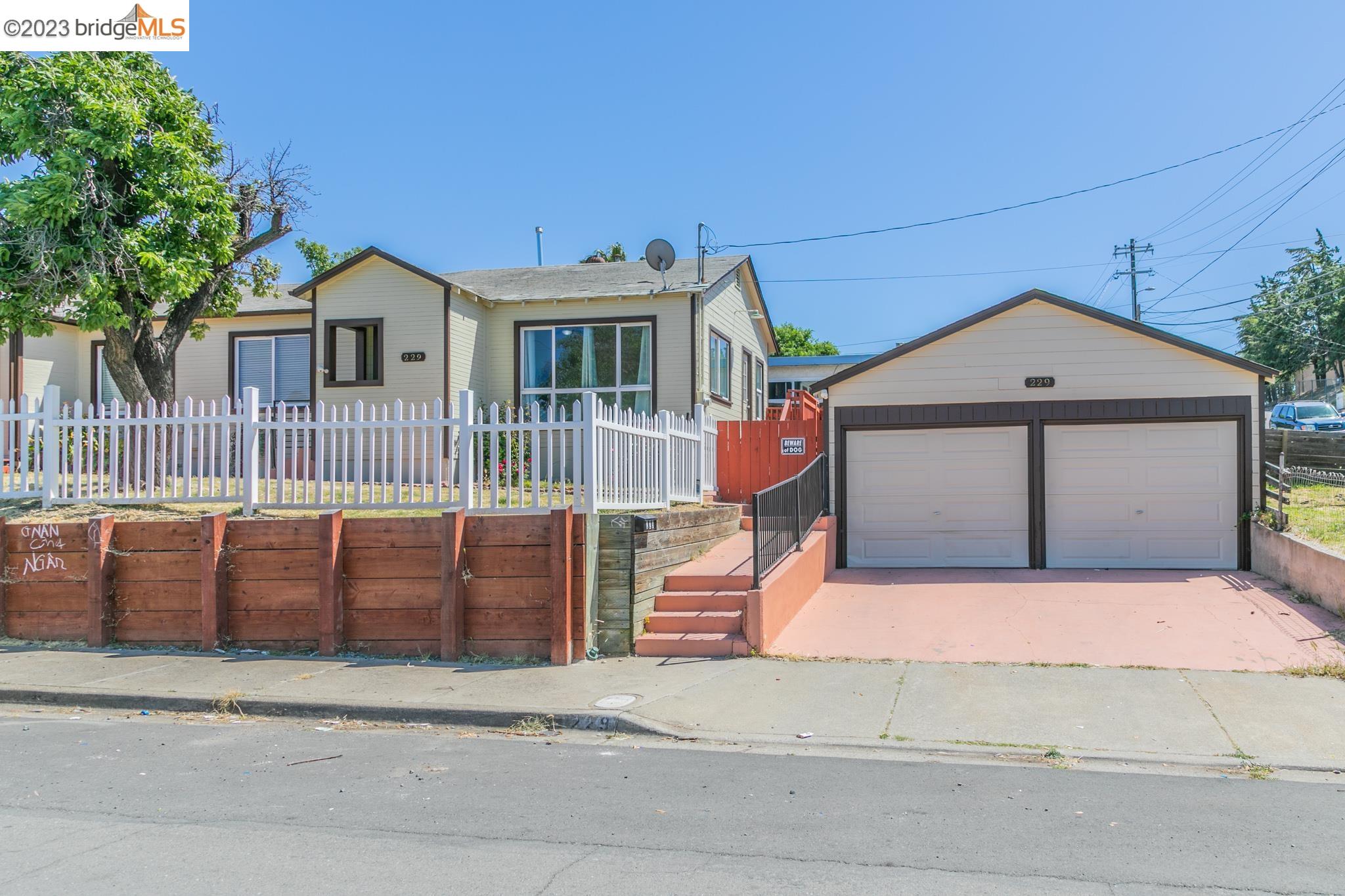 229 San Joaquin Ave