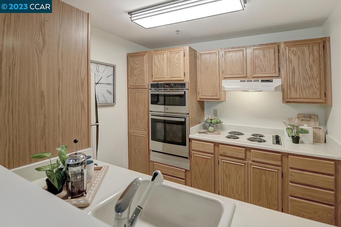 Browse active condo listings in WALNUT CREEK