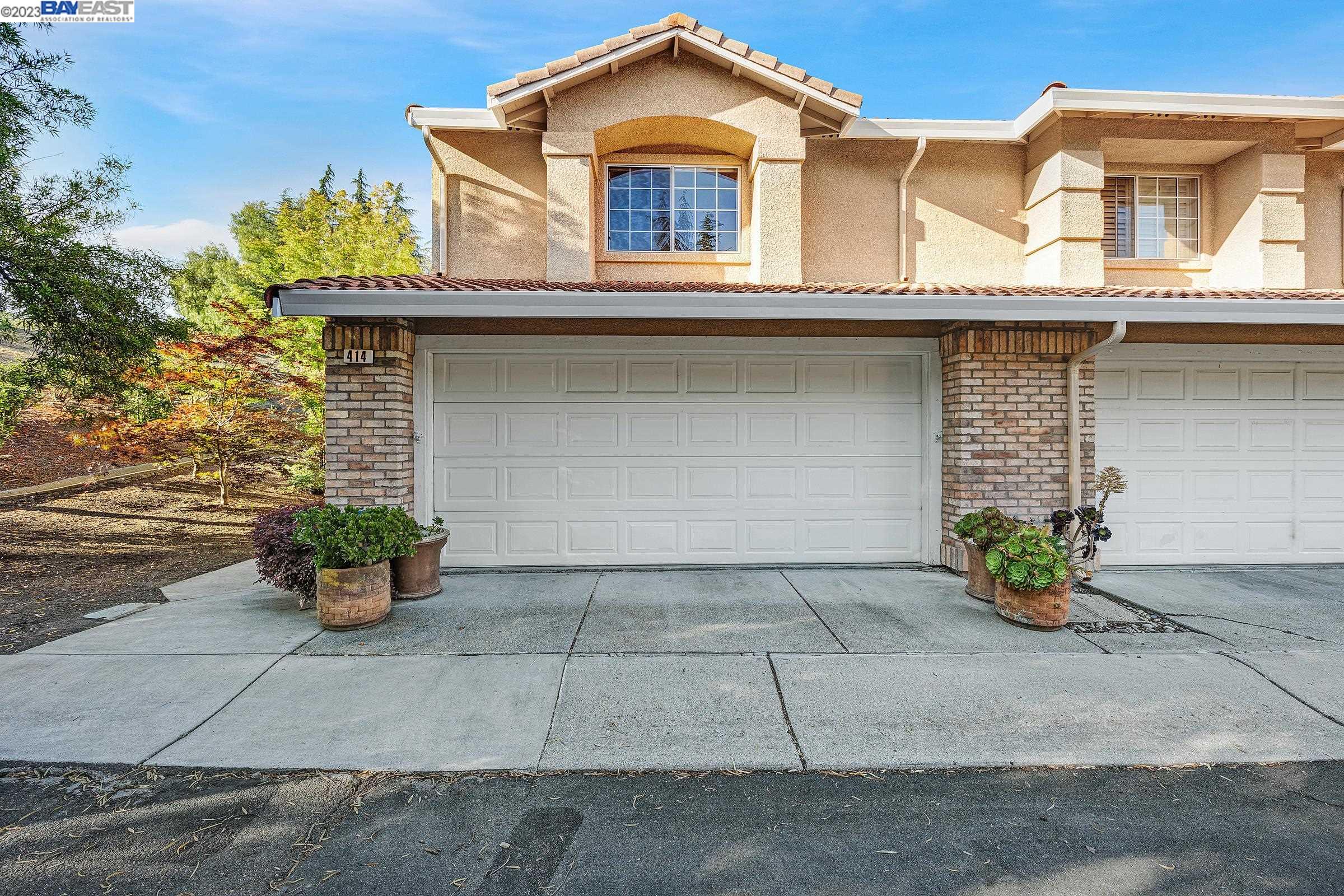 More Details about MLS # 41028787 : 414 CAMINO ARROYO