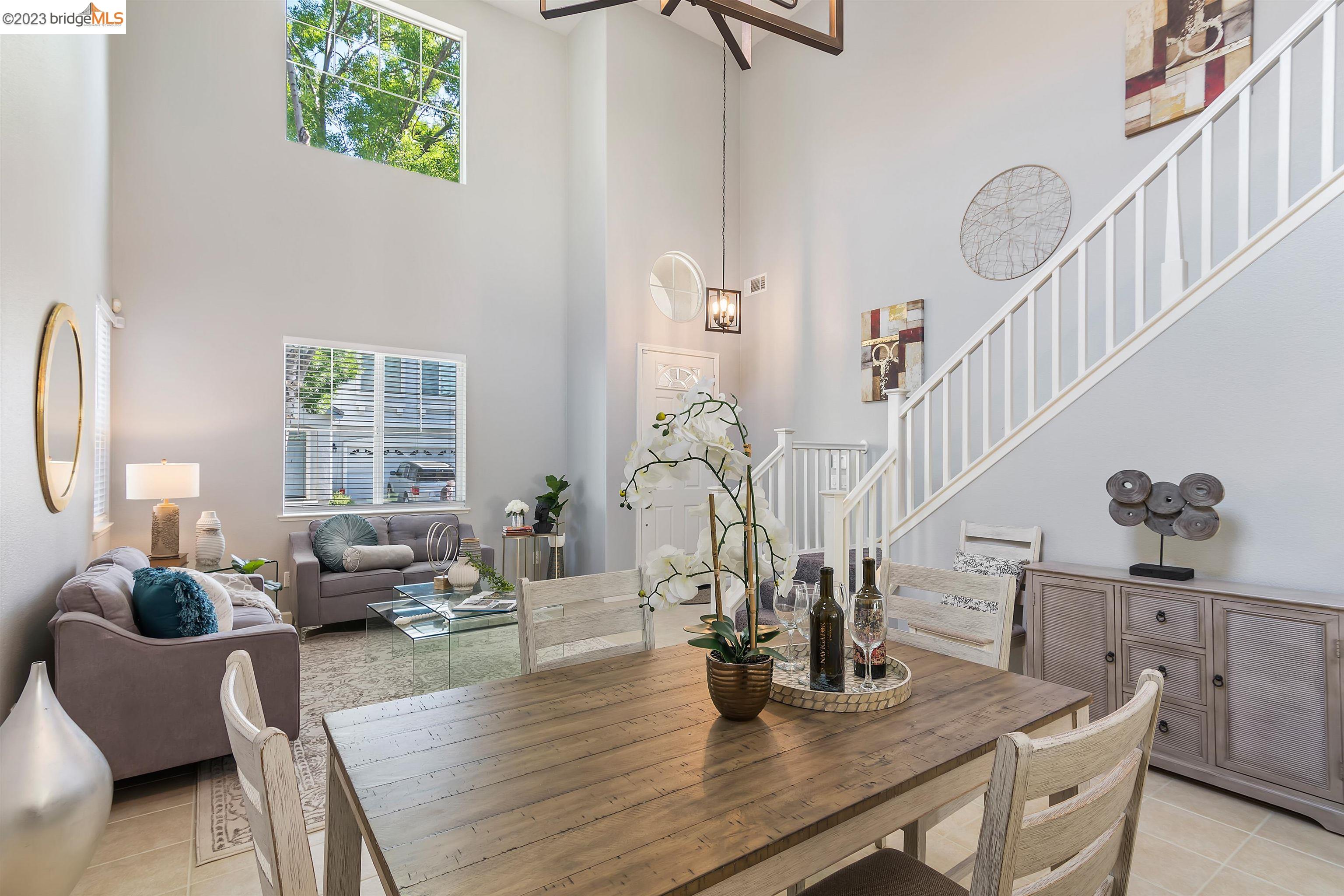 335 Foxglove Street