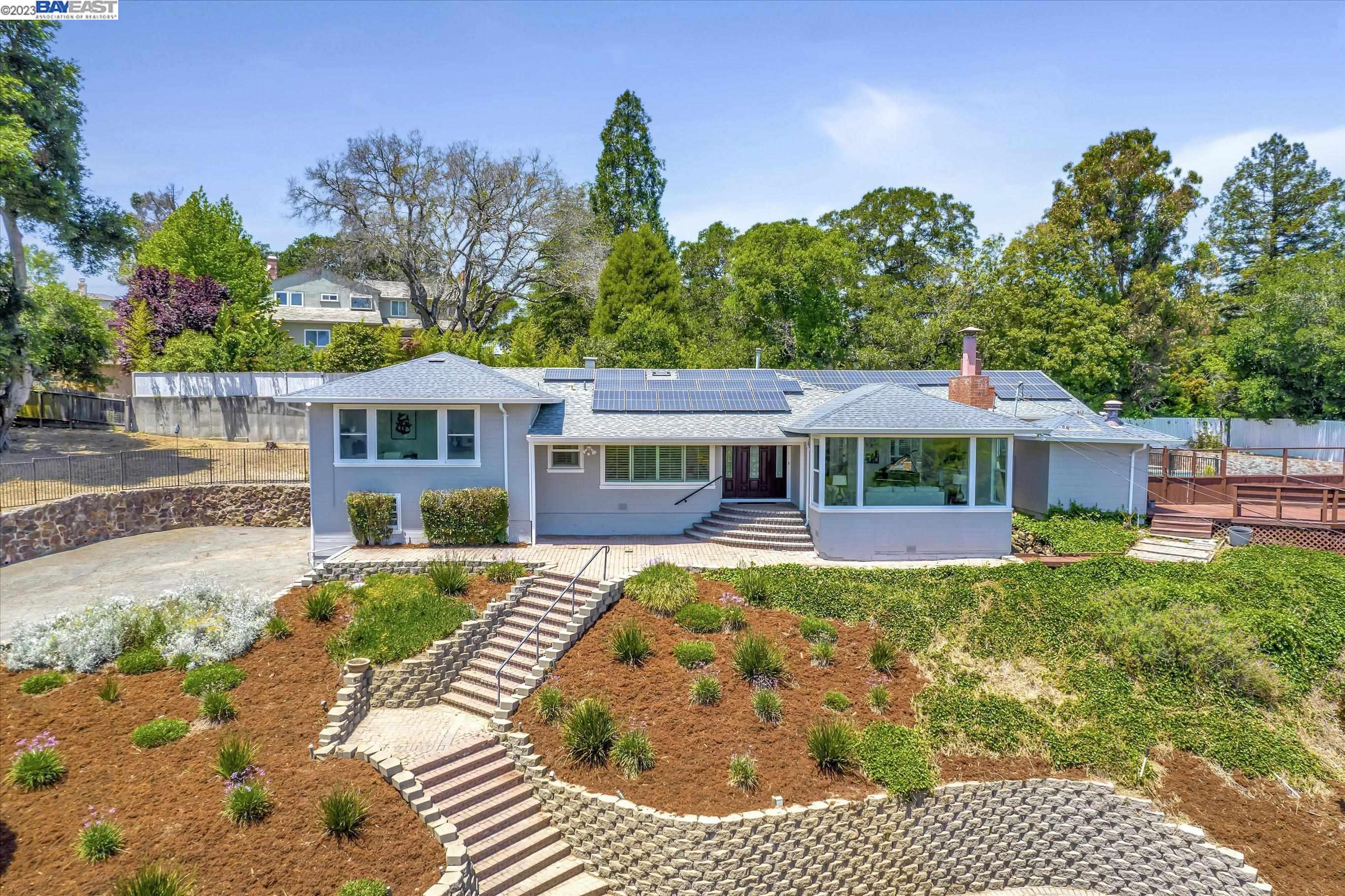 4363 Short Hill Rd, Oakland, CA 94605