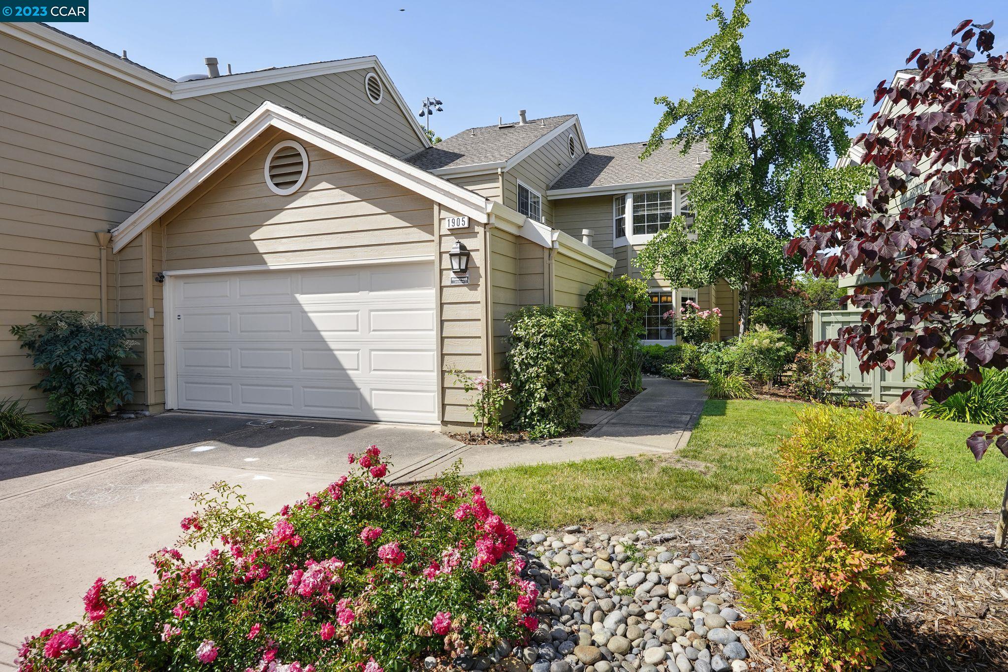 More Details about MLS # 41030702 : 1905 STRATTON CIR