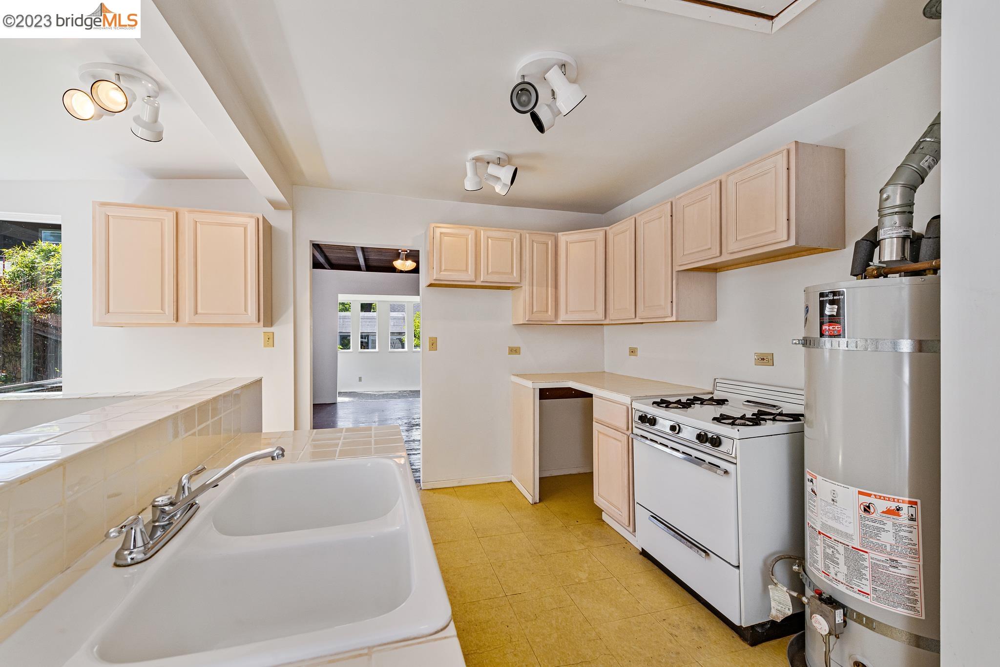 2737 Fulton St 1