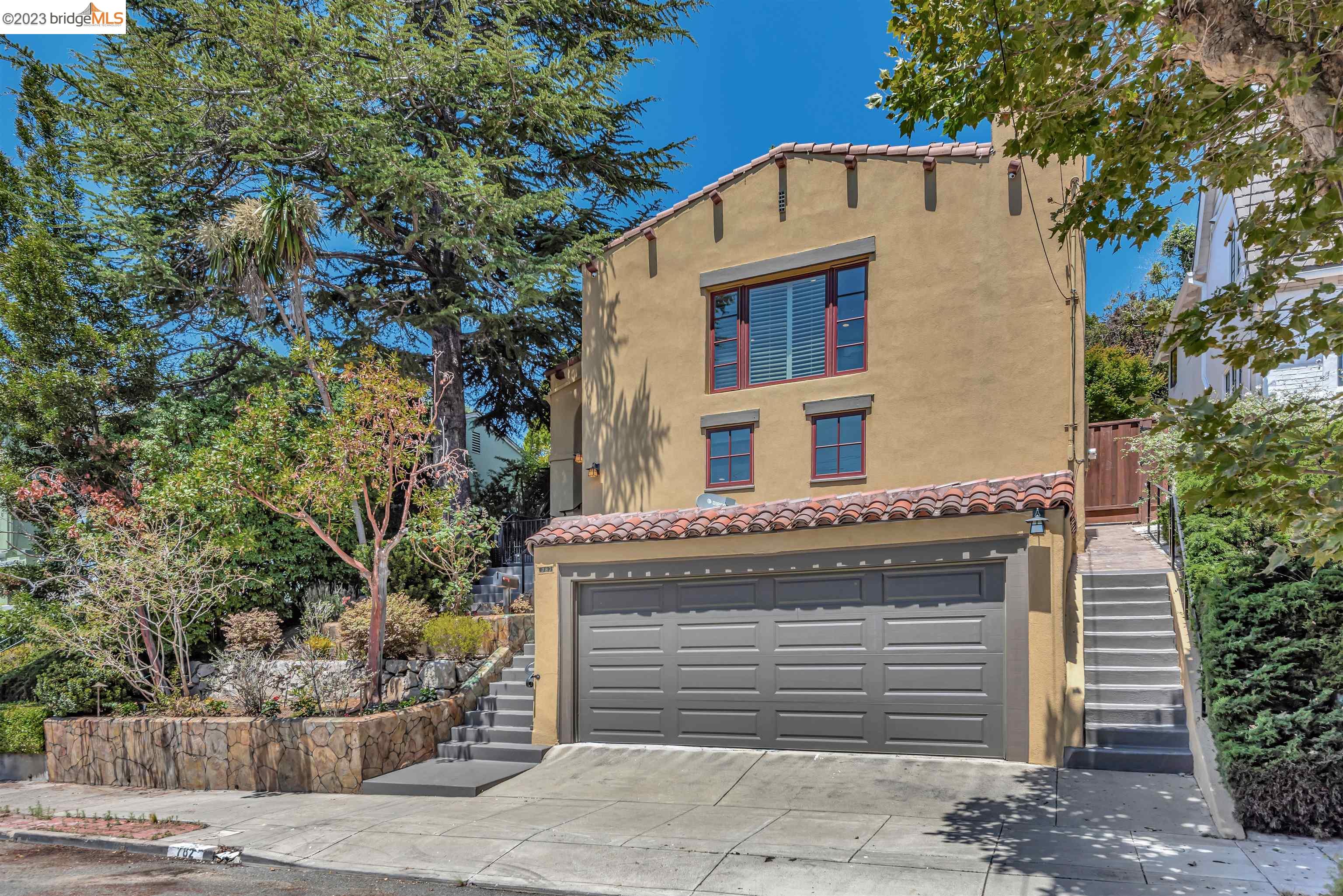 782 ROSEMOUNT RD, OAKLAND, CA 94610