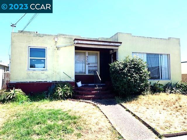 4304 Center Ave
