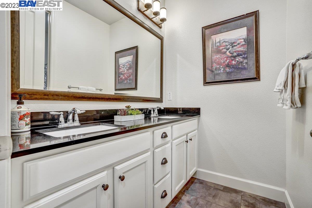 Detail Gallery Image 25 of 33 For 1293 Hamilton Dr, Hollister,  CA 95023 - 4 Beds | 3 Baths