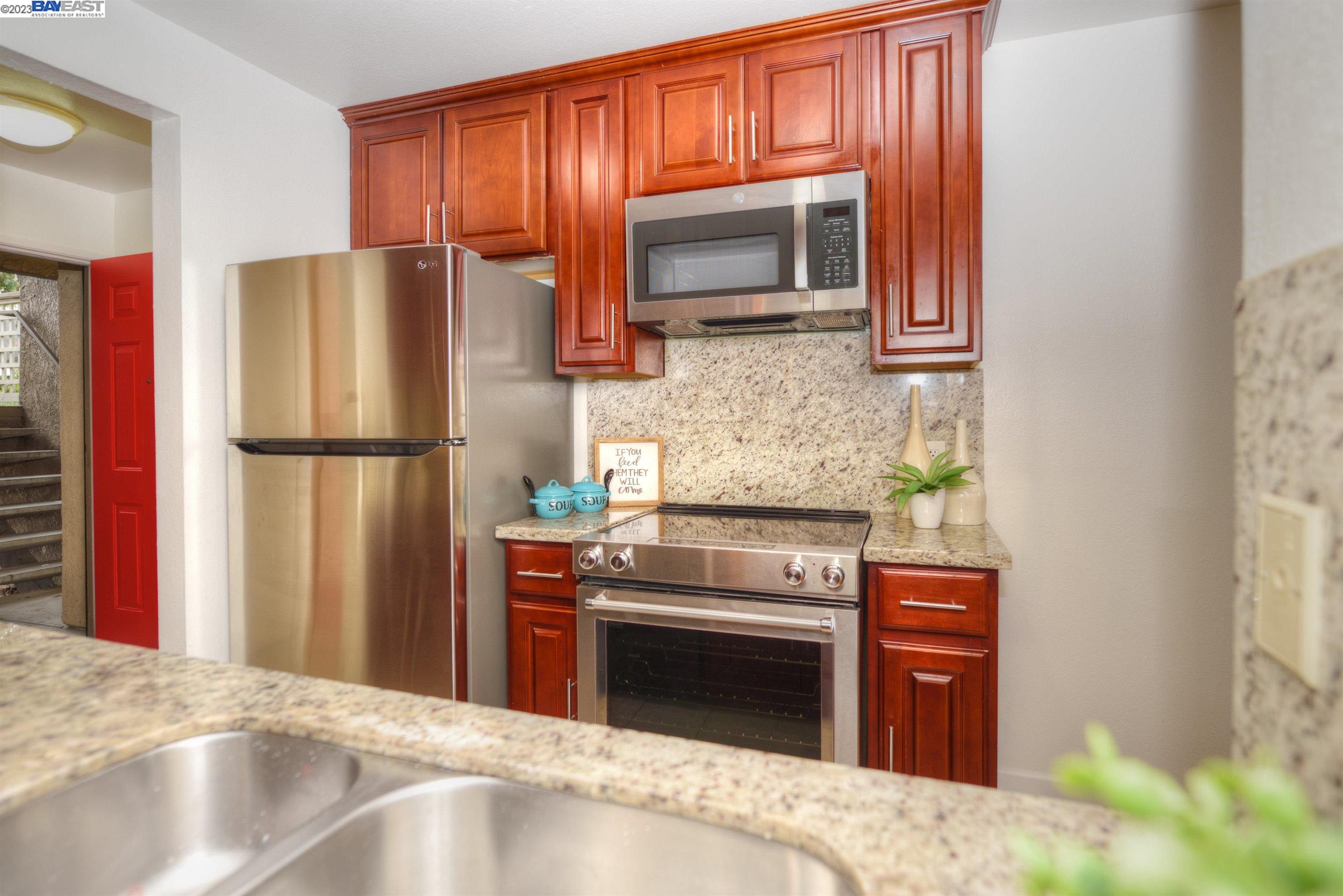 Browse active condo listings in MONTIERA