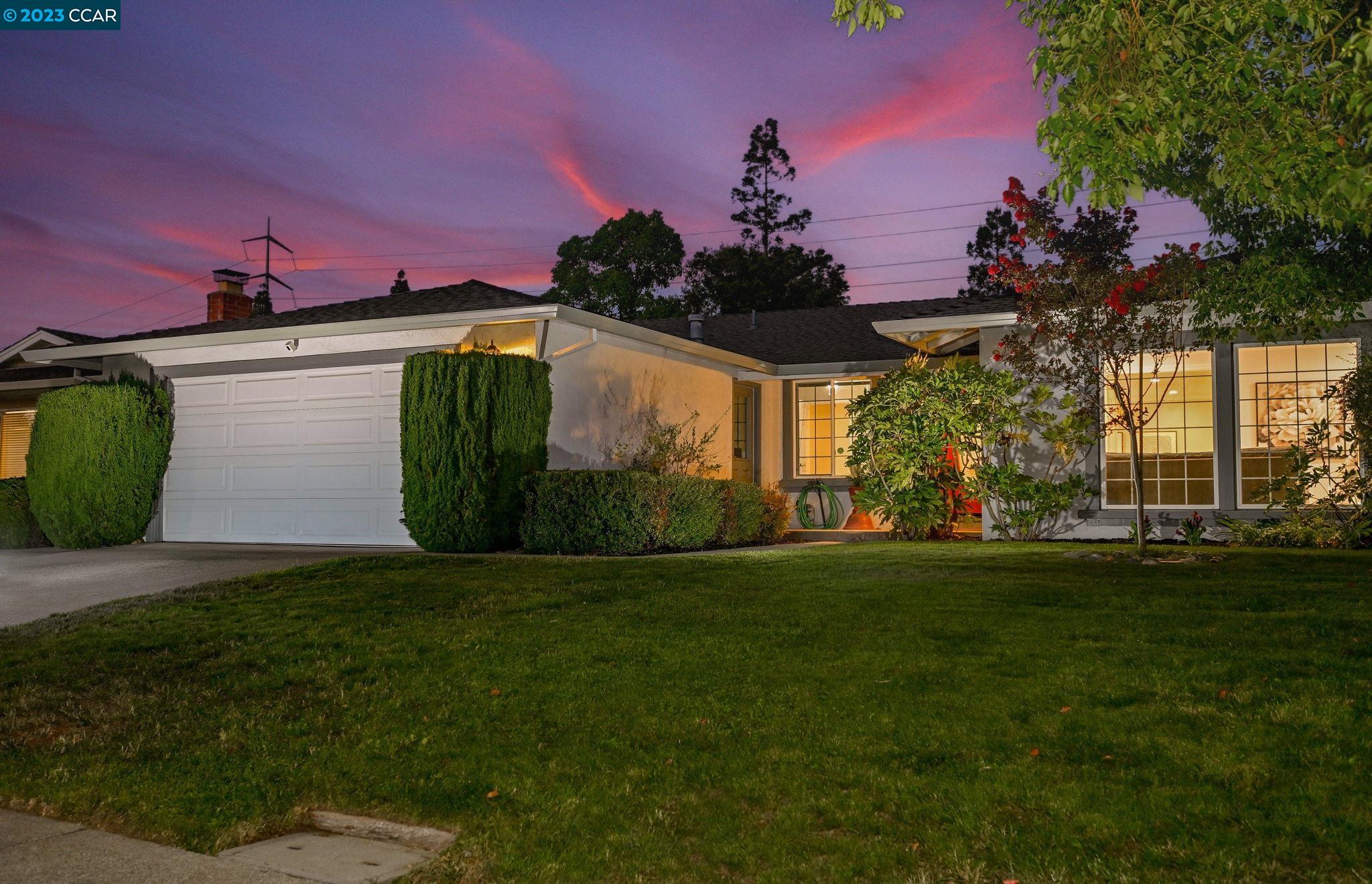 2140 Deerwood Dr, Martinez, CA 94553