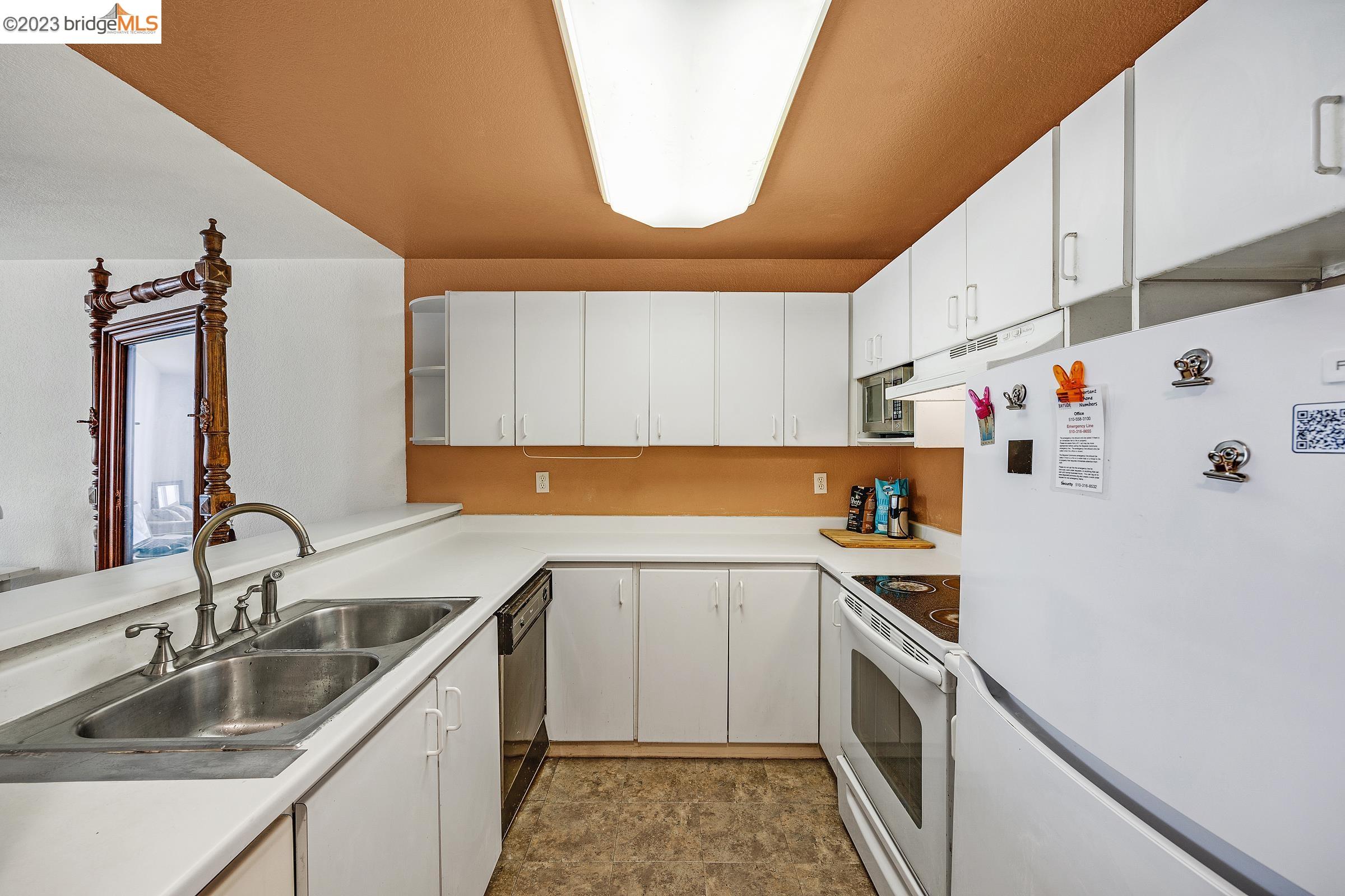 535 Pierce St 1205