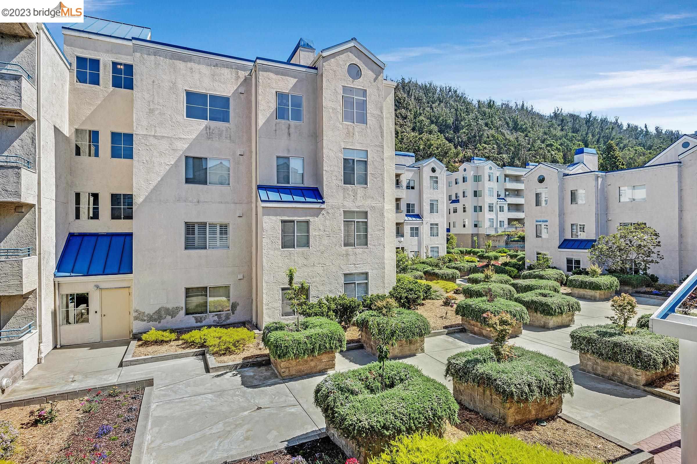 535 Pierce St 1205