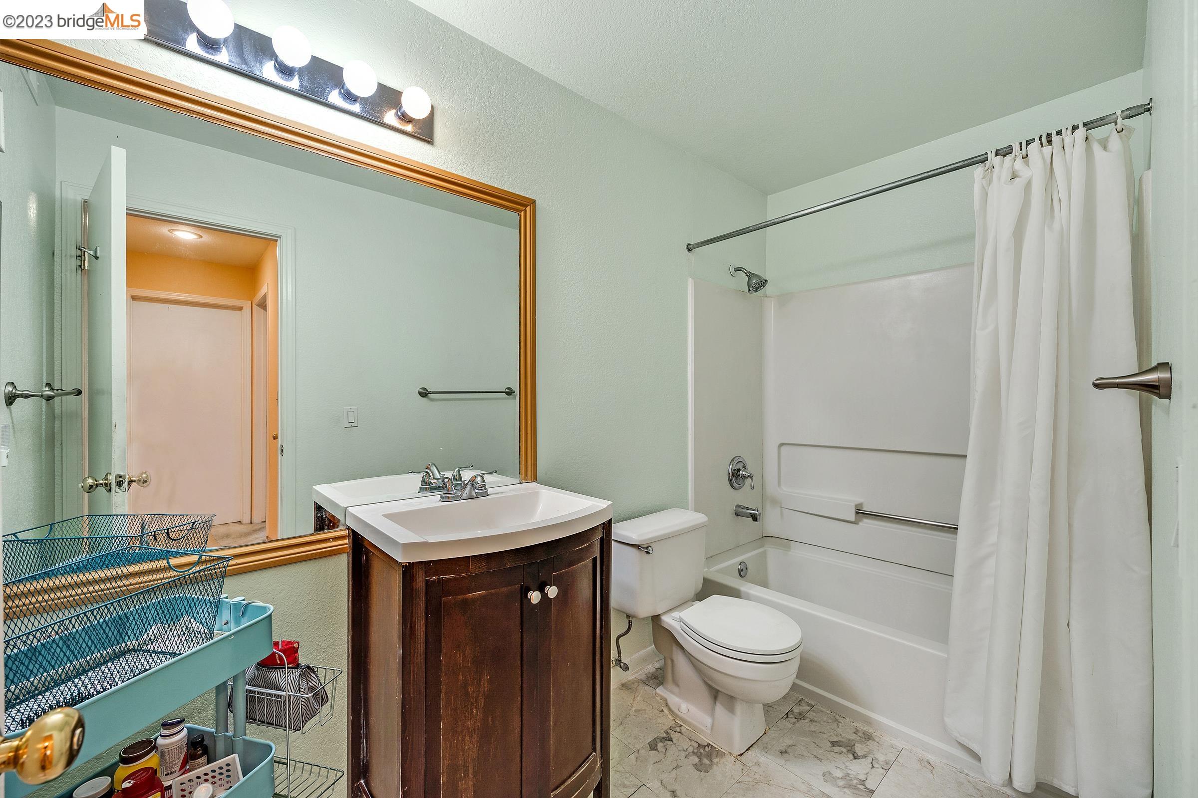 535 Pierce St 1205