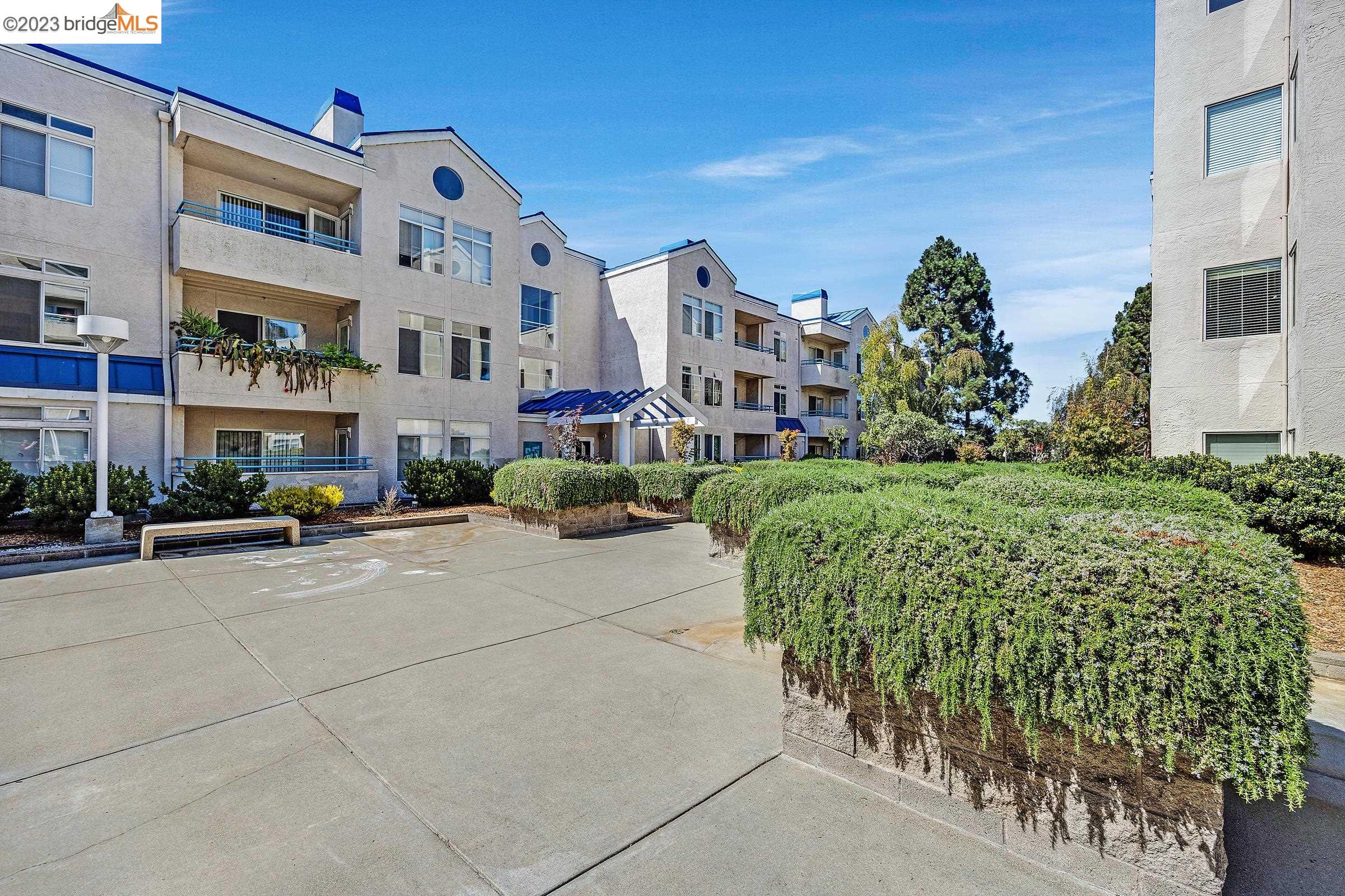 535 Pierce St 1205