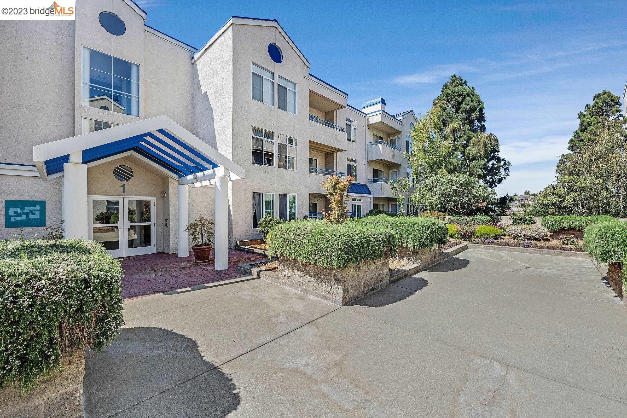 535 Pierce St 1205