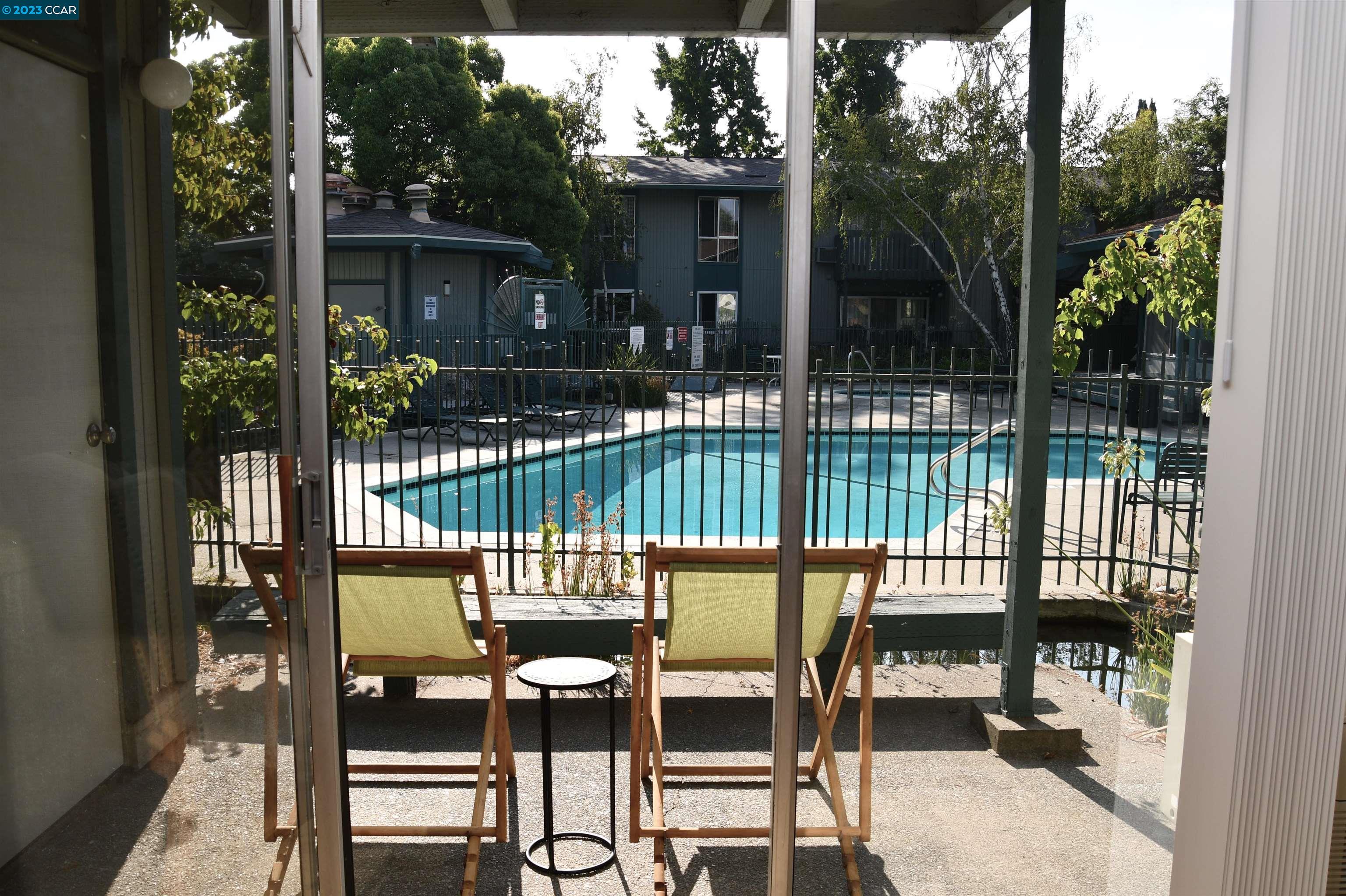 Photo #8: 41040057 Listing 