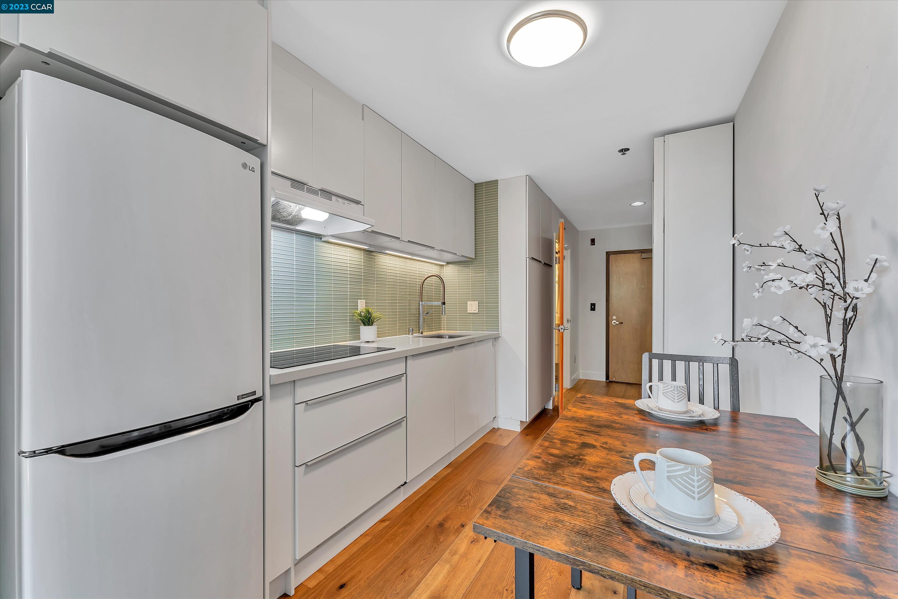 More Details about MLS # 41041196 : 1510 PARK AVE # 306