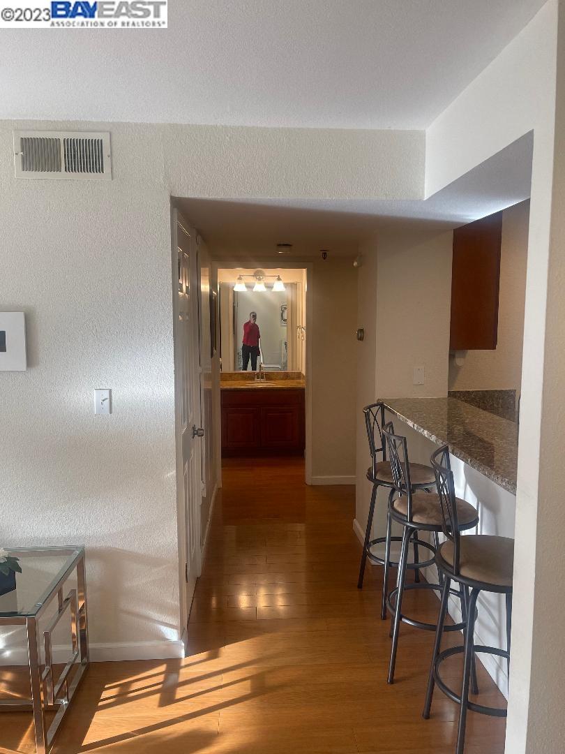 Detail Gallery Image 12 of 16 For 1400 Carpentier St #123,  San Leandro,  CA 94577 - 1 Beds | 1 Baths