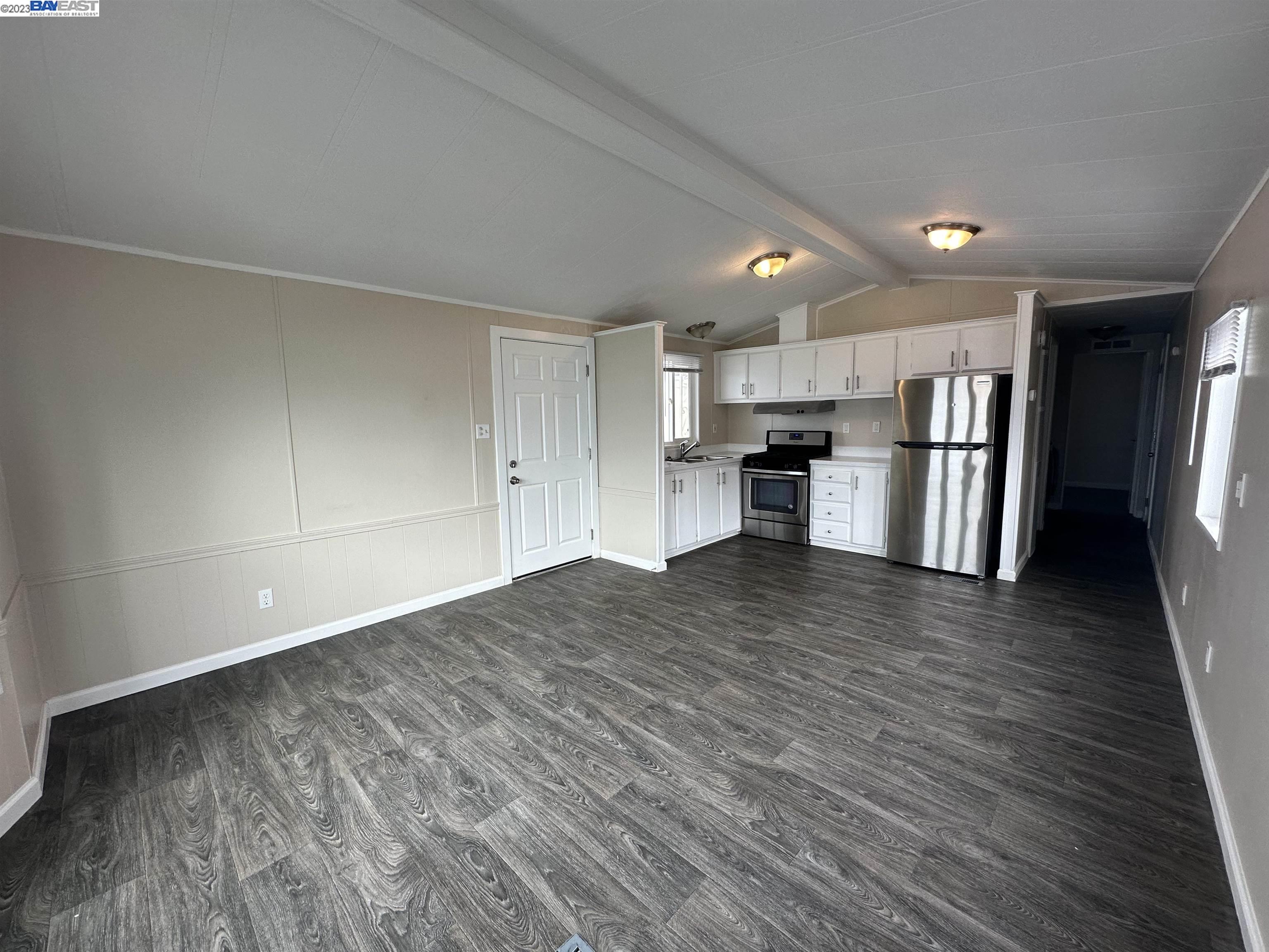 Detail Gallery Image 7 of 44 For 404 4th Ave, Pacifica,  CA 94044 - 1 Beds | 1 Baths