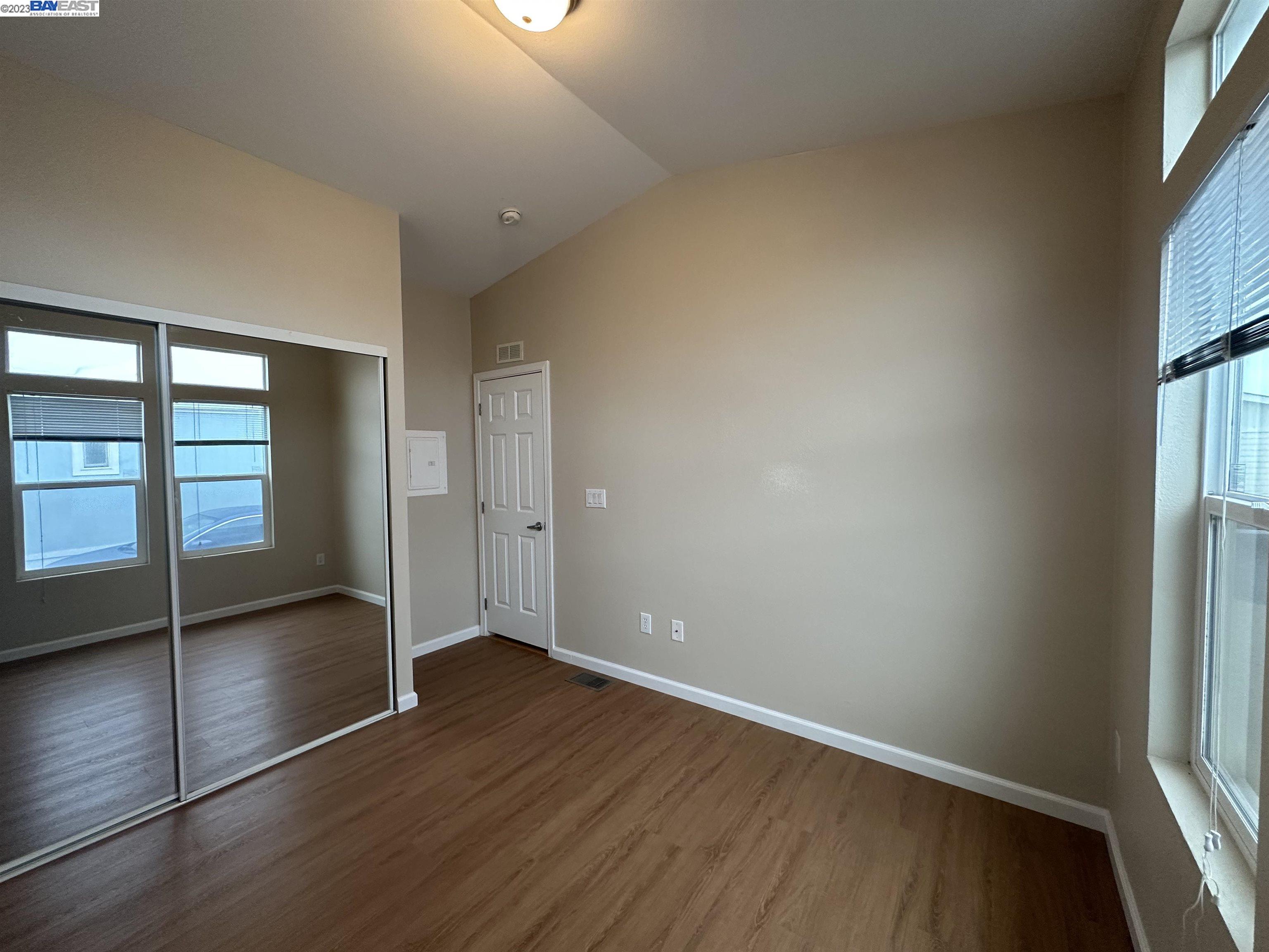 Detail Gallery Image 7 of 39 For 344 3rd Ave, Pacifica,  CA 94044 - 2 Beds | 1 Baths