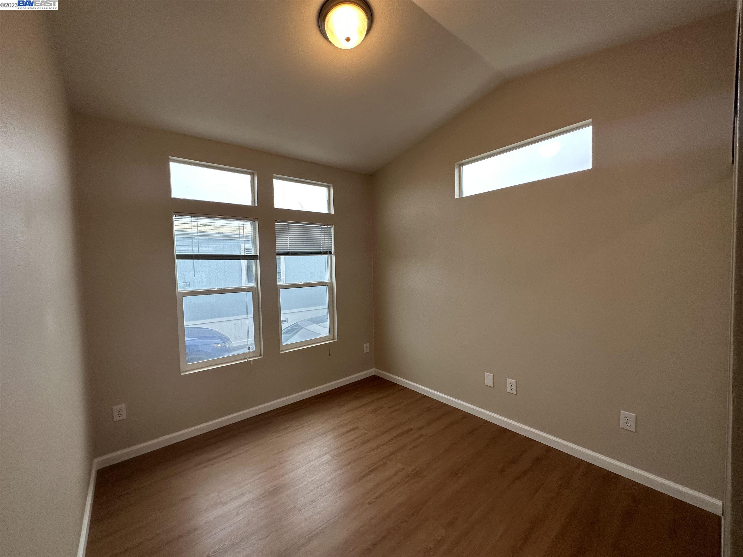 Detail Gallery Image 9 of 39 For 344 3rd Ave, Pacifica,  CA 94044 - 2 Beds | 1 Baths