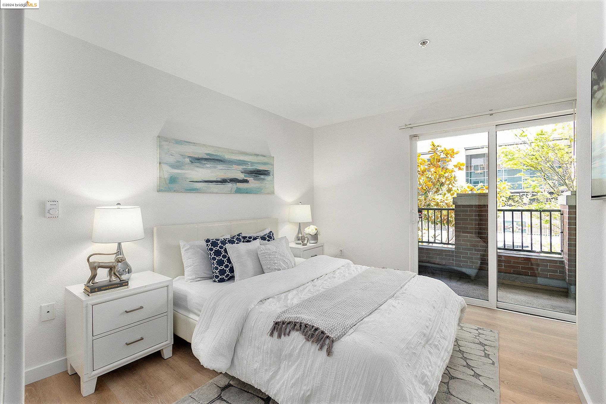 Detail Gallery Image 12 of 29 For 1511 Jefferson St Th9,  Oakland,  CA 94612 - 2 Beds | 2/1 Baths