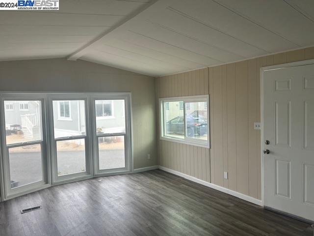 Detail Gallery Image 13 of 34 For 353 3rd Ave, Pacifica,  CA 94044 - 1 Beds | 1 Baths