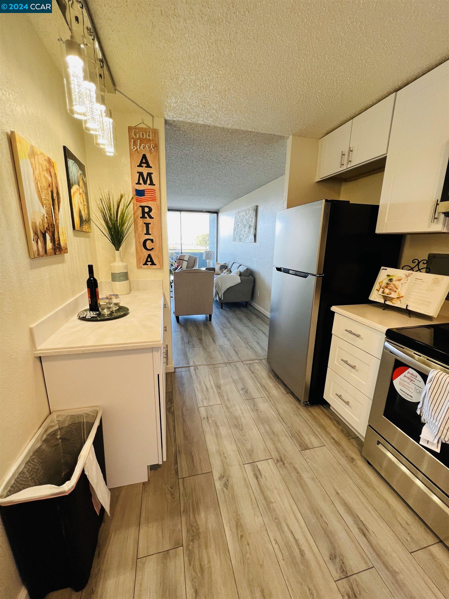Detail Gallery Image 5 of 27 For 555 Pierce St #233,  Albany,  CA 94706 - 2 Beds | 2 Baths
