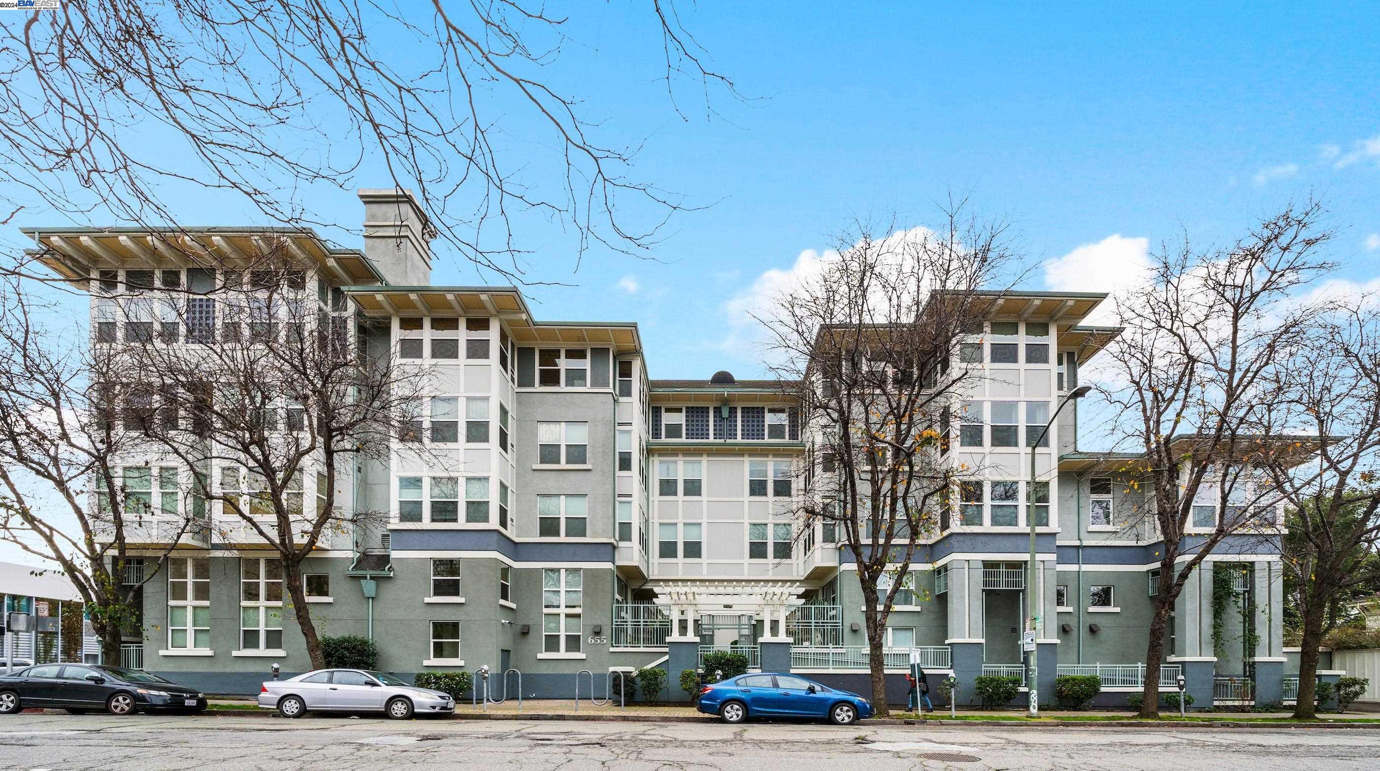 More Details about MLS # 41050734 : 655 12TH ST # 319