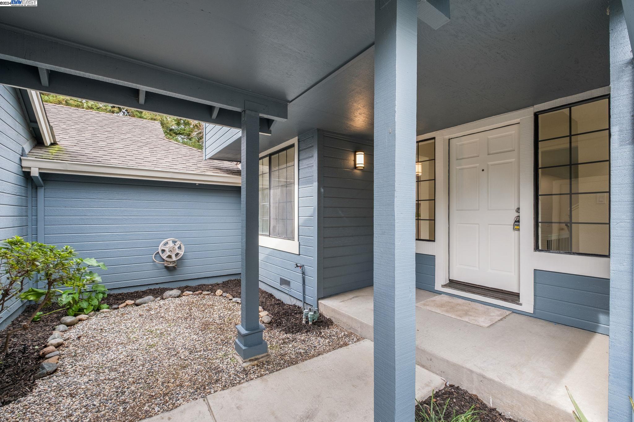 Detail Gallery Image 4 of 33 For 663 Praderia Cir, Fremont,  CA 94539 - 2 Beds | 2/1 Baths