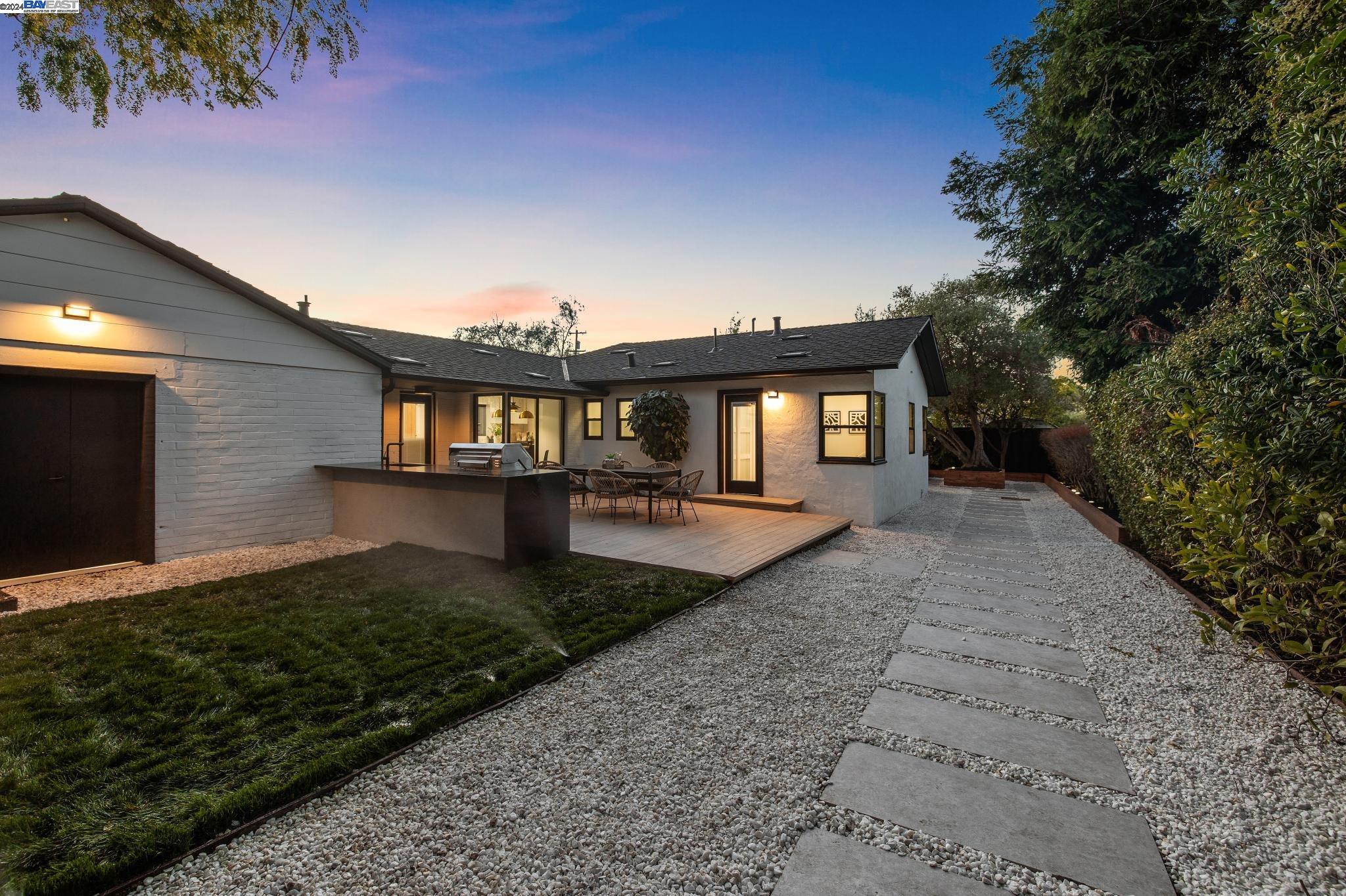 3181 Waverley St, Palo Alto, California 94306, 3 Bedrooms Bedrooms, 4 Rooms Rooms,2 BathroomsBathrooms,Residential,For Sale,3181 Waverley St,41052283