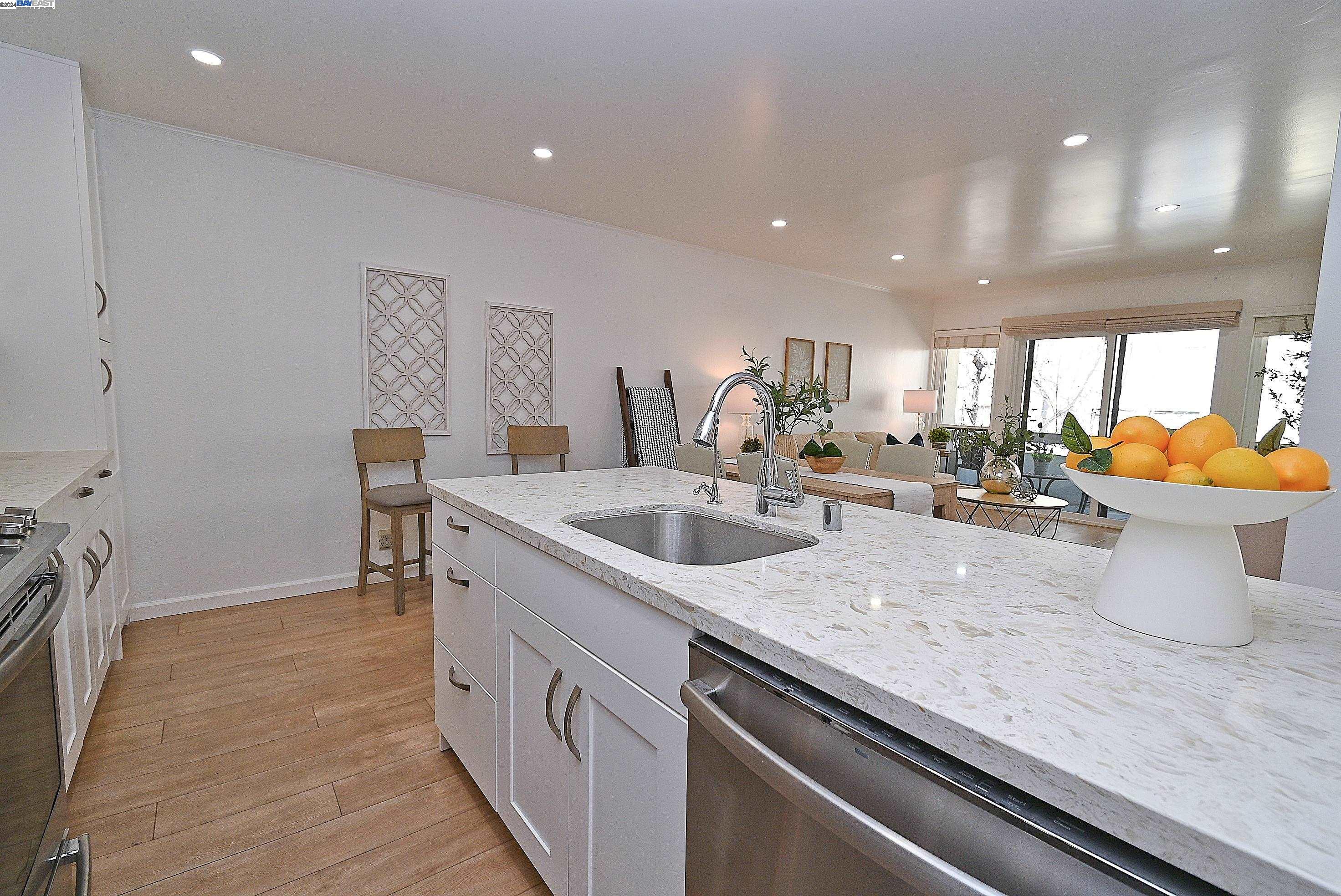 Photo #8: 41052864 Listing 