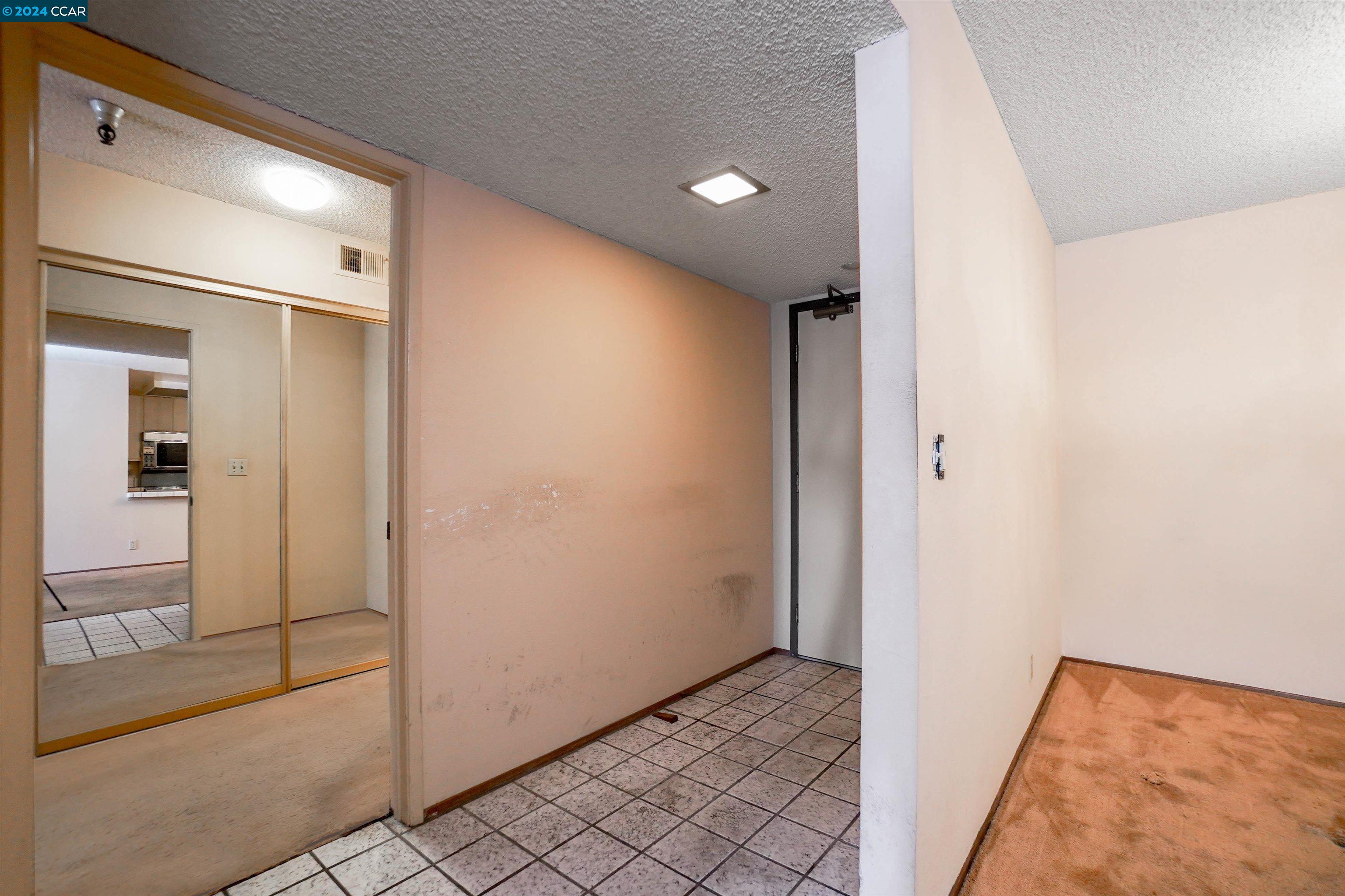 Detail Gallery Image 13 of 34 For 2211 Latham St #124,  Mountain View,  CA 94040 - 2 Beds | 2 Baths