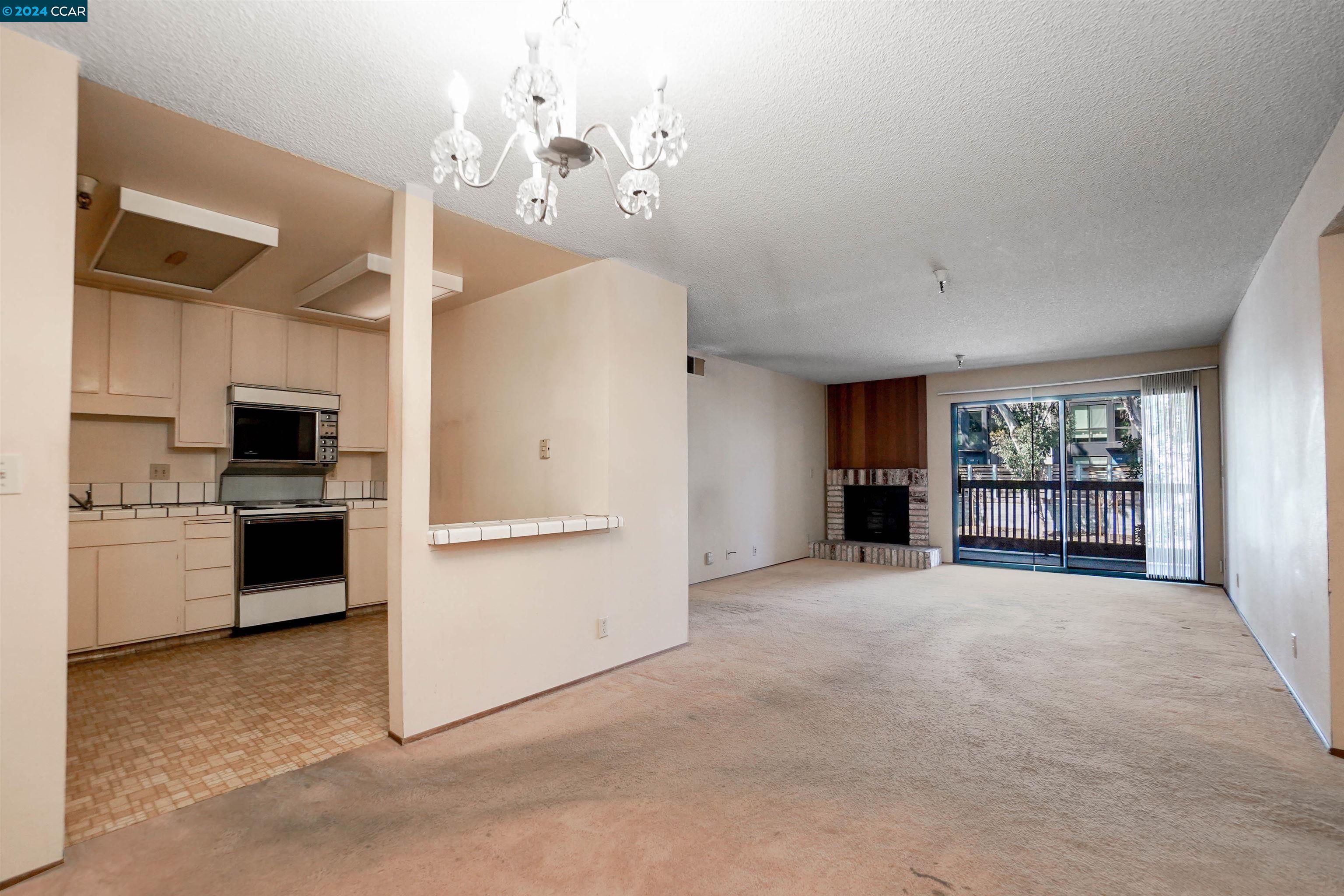 Detail Gallery Image 15 of 34 For 2211 Latham St #124,  Mountain View,  CA 94040 - 2 Beds | 2 Baths