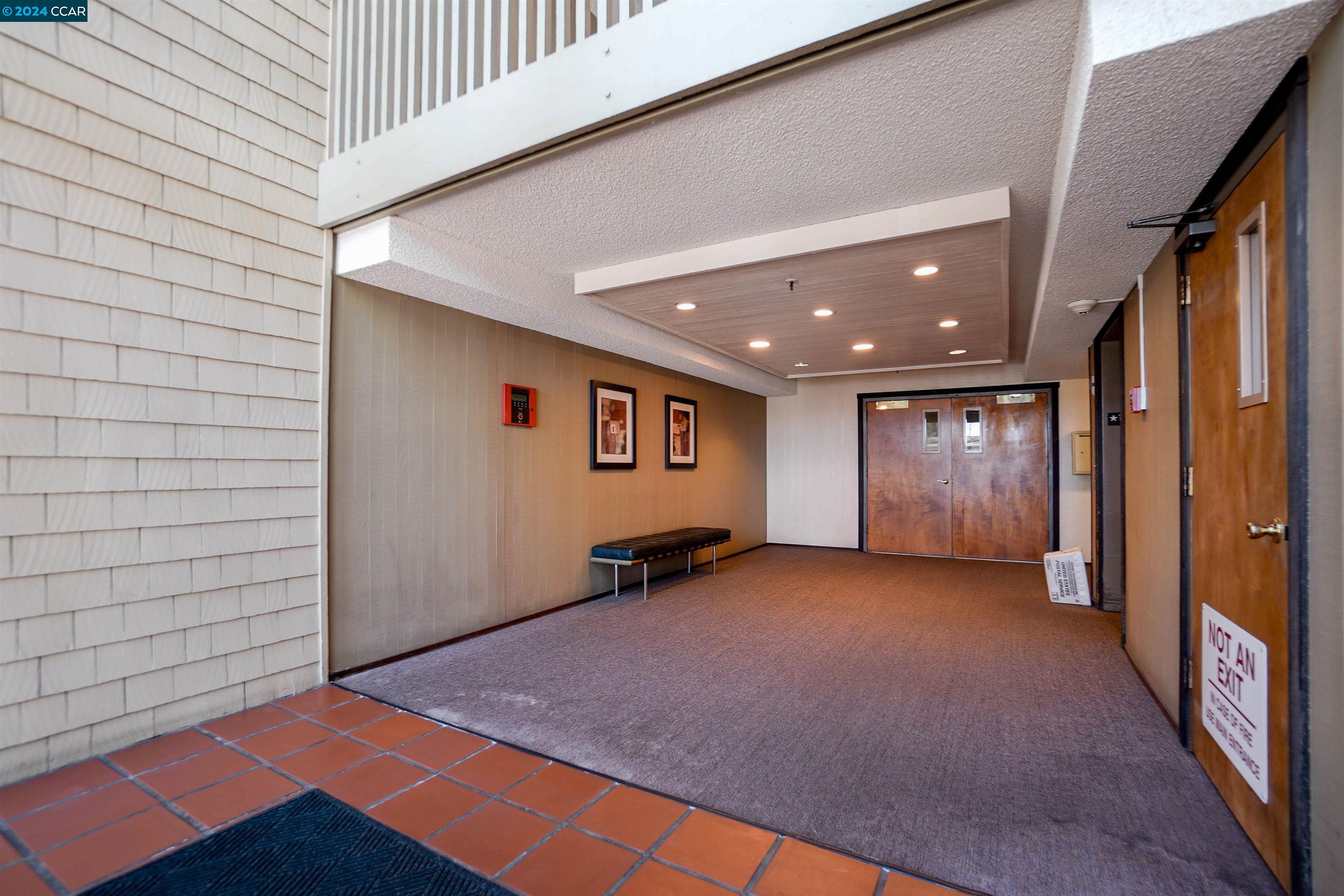 Detail Gallery Image 9 of 34 For 2211 Latham St #124,  Mountain View,  CA 94040 - 2 Beds | 2 Baths