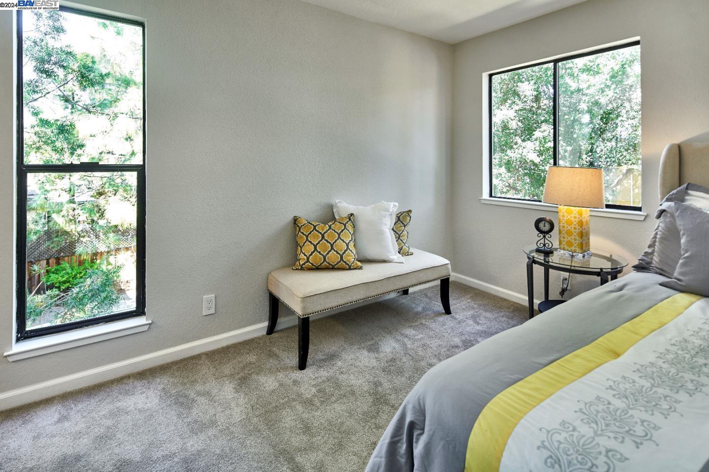 Detail Gallery Image 11 of 19 For 496 W Charleston Rd #202,  Palo Alto,  CA 94306 - 3 Beds | 2 Baths