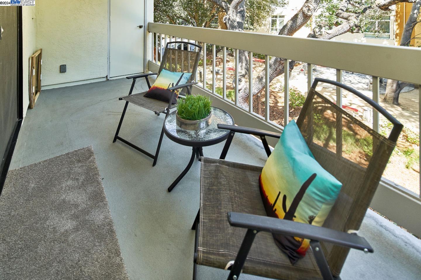 Detail Gallery Image 14 of 19 For 496 W Charleston Rd #202,  Palo Alto,  CA 94306 - 3 Beds | 2 Baths
