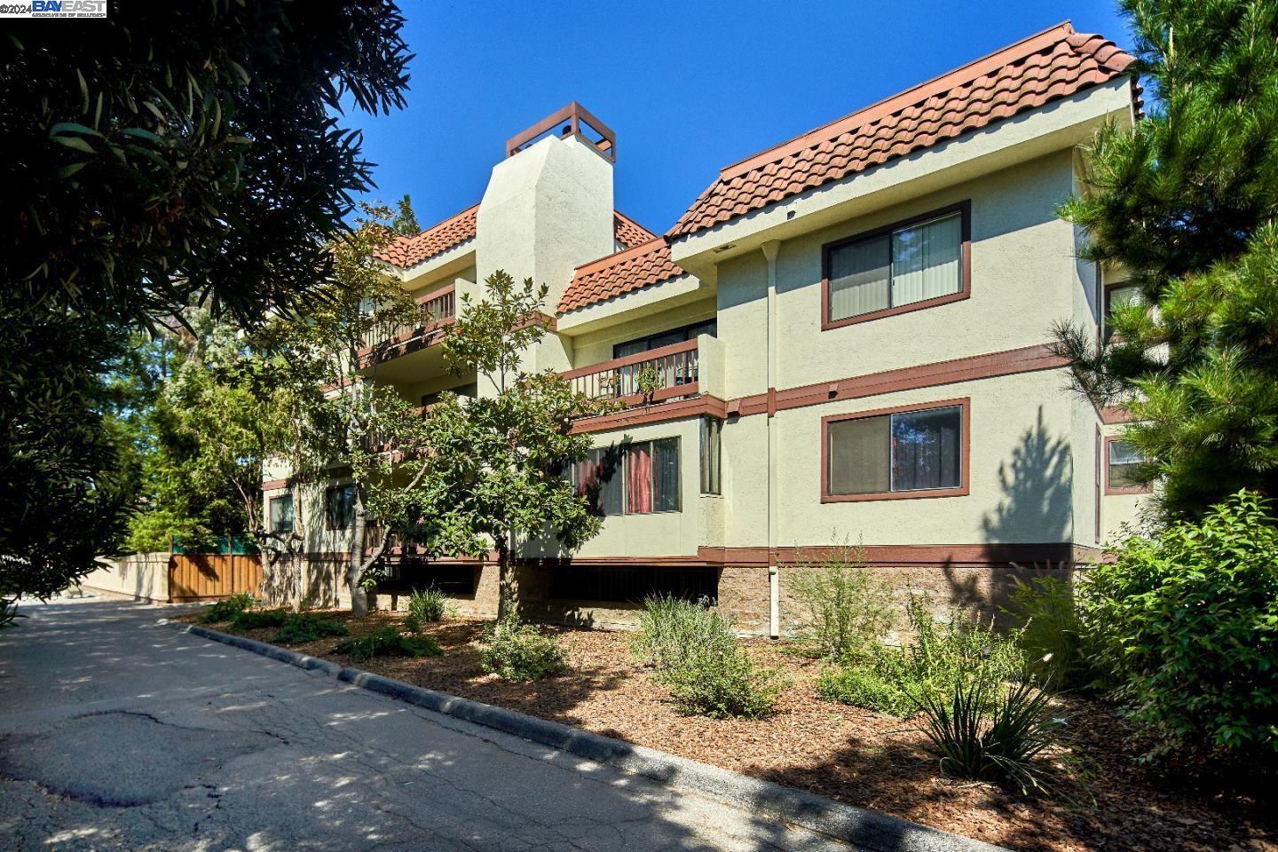 Detail Gallery Image 19 of 19 For 496 W Charleston Rd #202,  Palo Alto,  CA 94306 - 3 Beds | 2 Baths