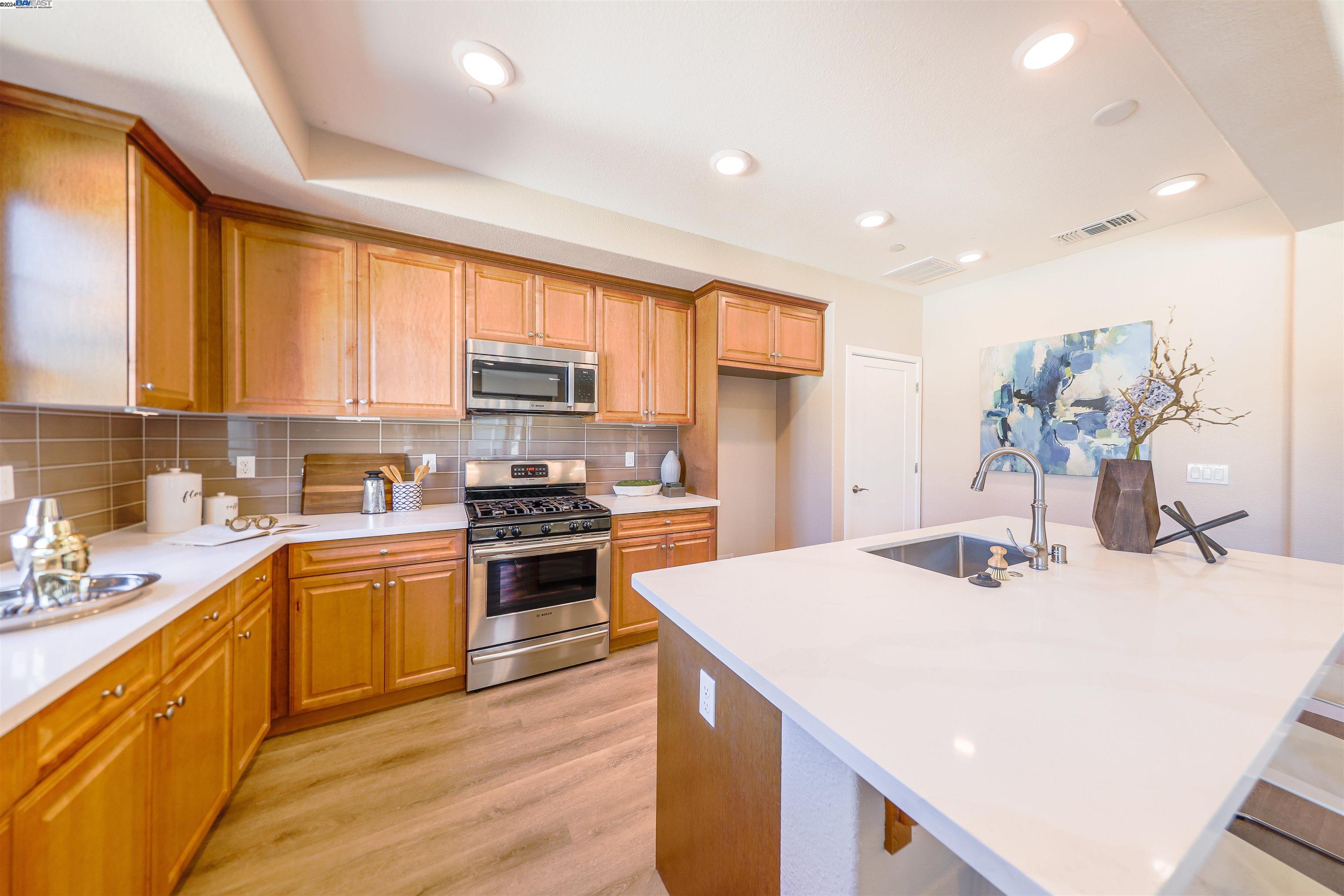 Detail Gallery Image 17 of 36 For 1053 Dewberry Pl #301,  San Jose,  CA 95131 - 2 Beds | 2/1 Baths