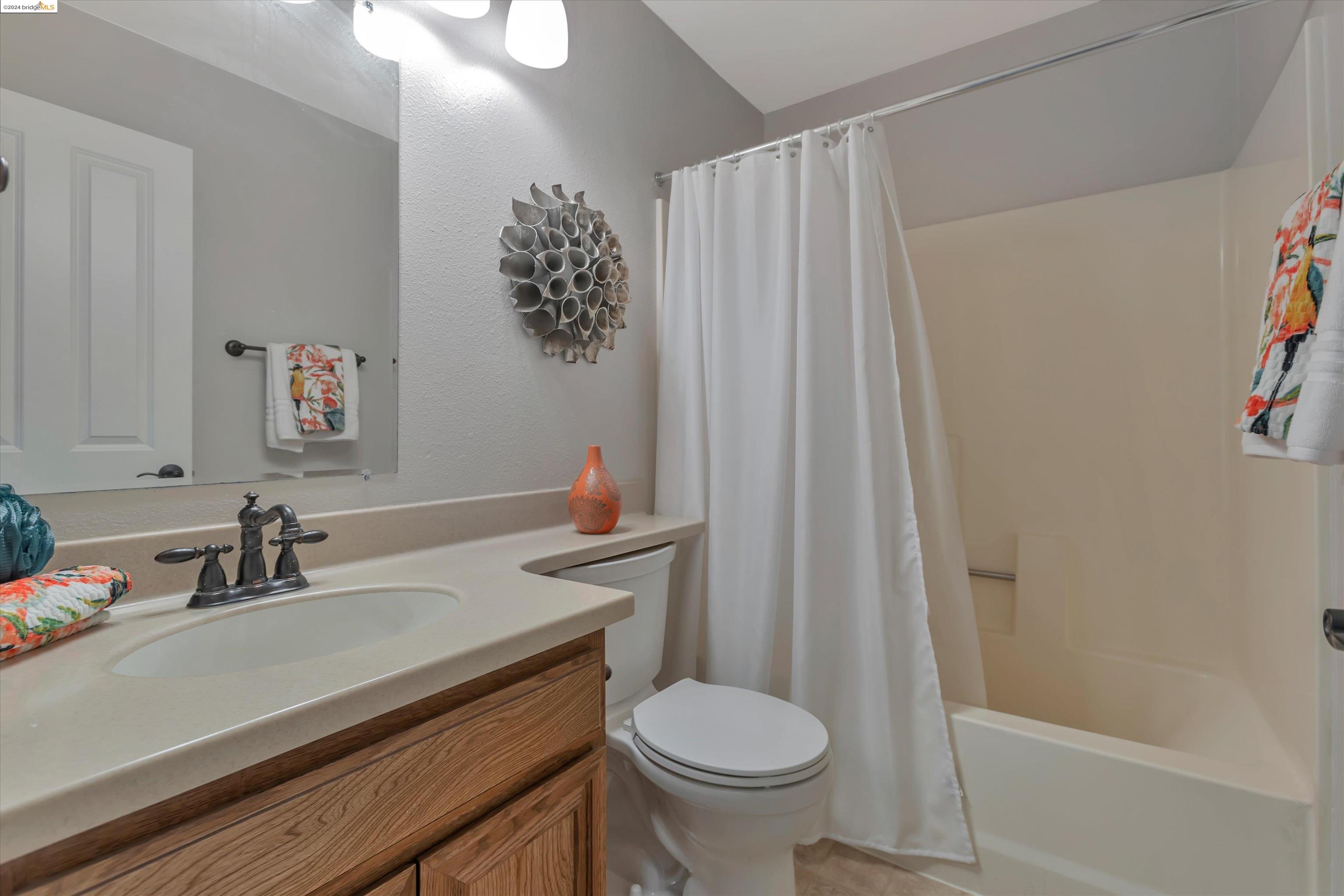 Detail Gallery Image 27 of 37 For 1044 Village Oaks Drive, Martinez,  CA 94553 - 4 Beds | 2/1 Baths