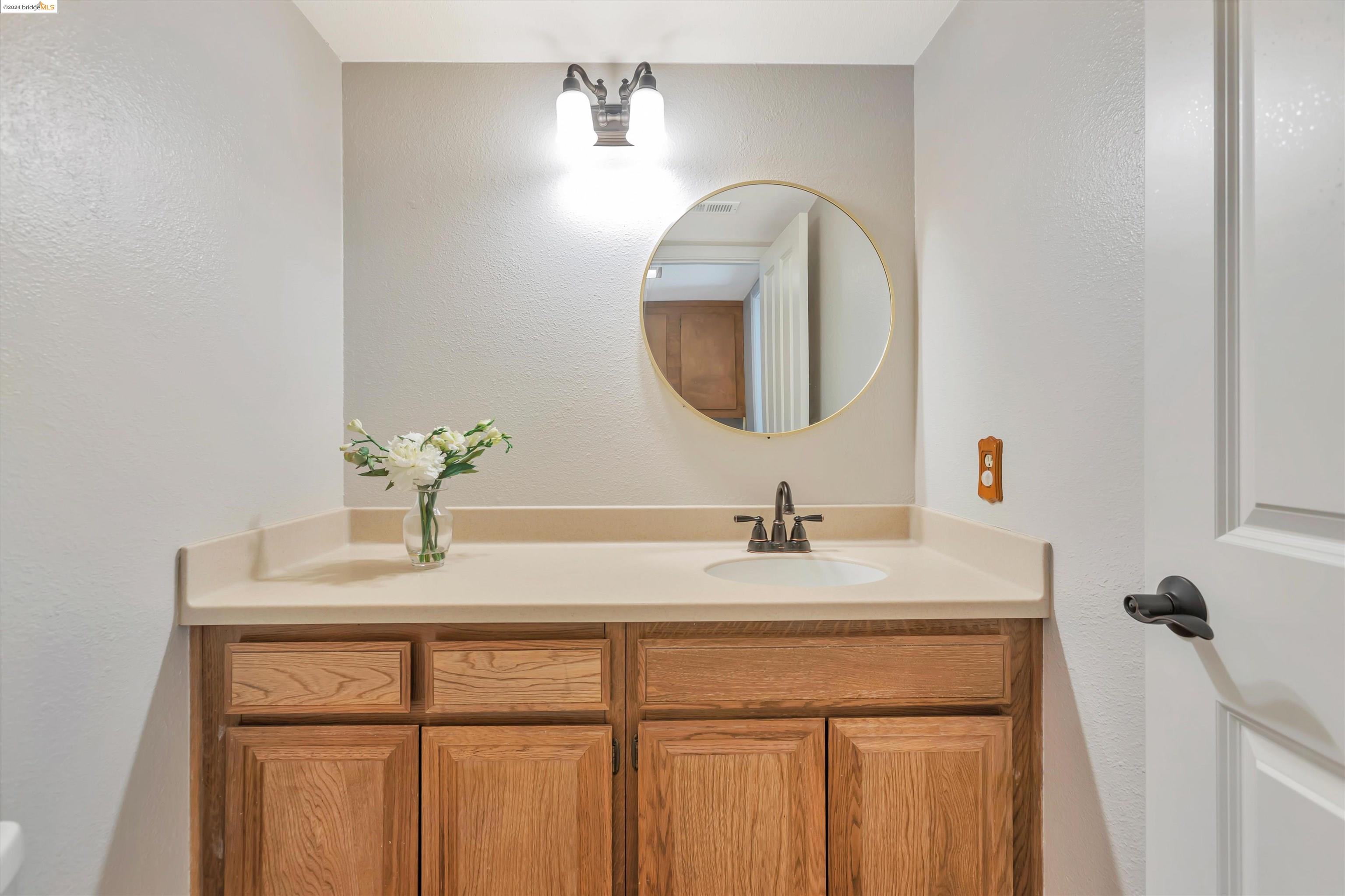 Detail Gallery Image 28 of 37 For 1044 Village Oaks Drive, Martinez,  CA 94553 - 4 Beds | 2/1 Baths