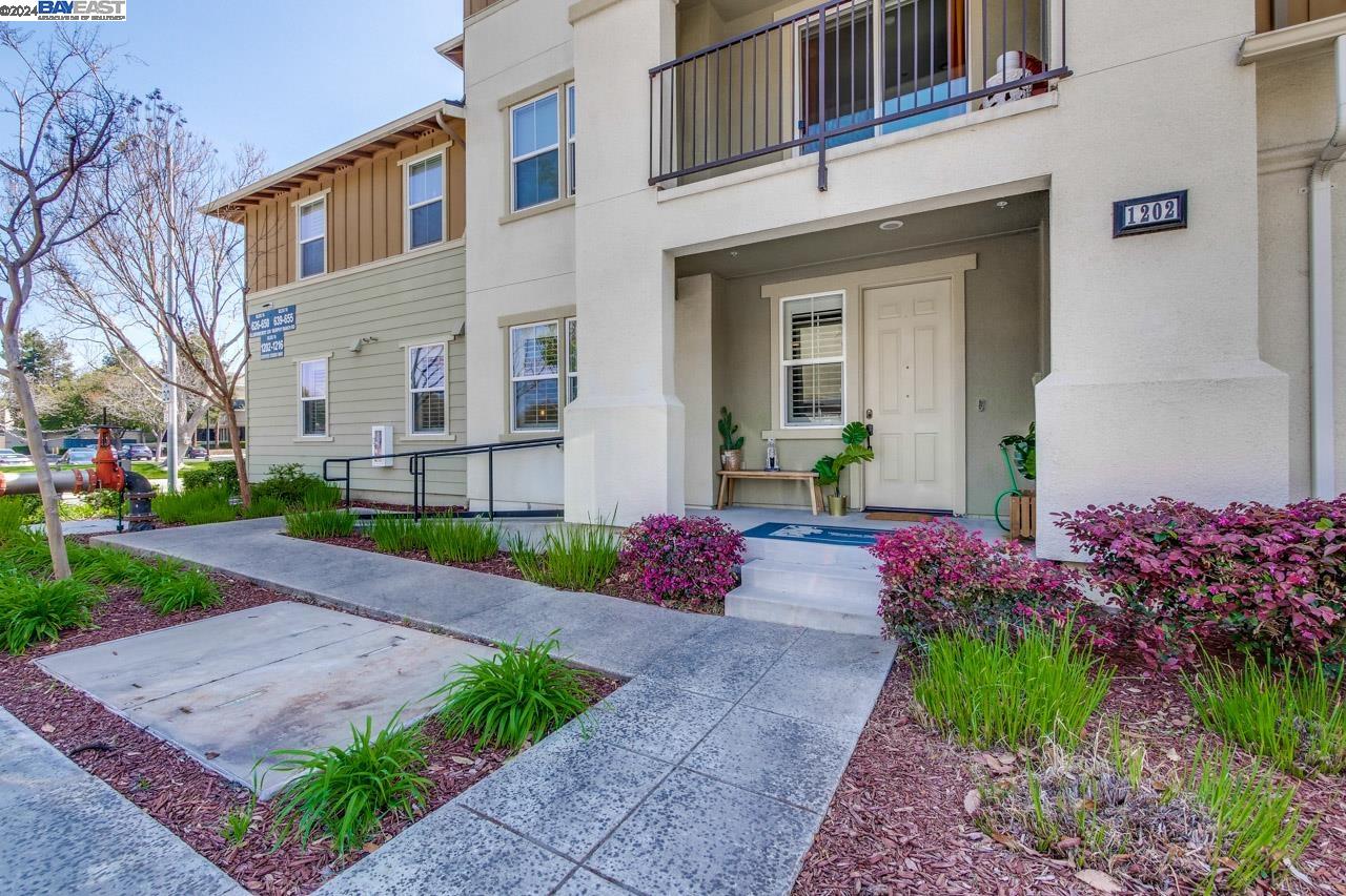 Detail Gallery Image 1 of 53 For 1202 Coyote Creek Way, Milpitas,  CA 95035 - 2 Beds | 2 Baths